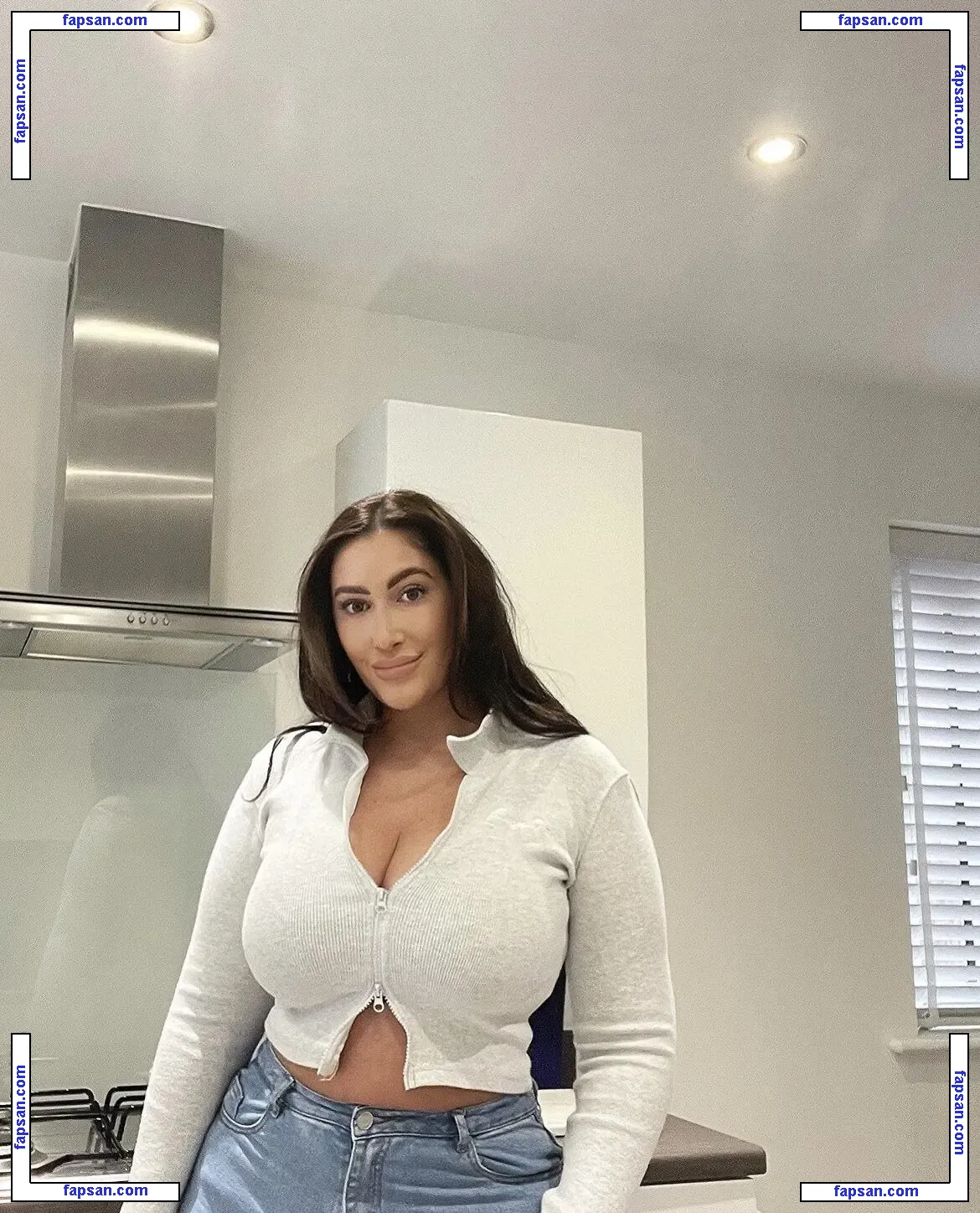 Kirstie V / kirstiee96 / officialkirstie.v nude photo #0016 from OnlyFans