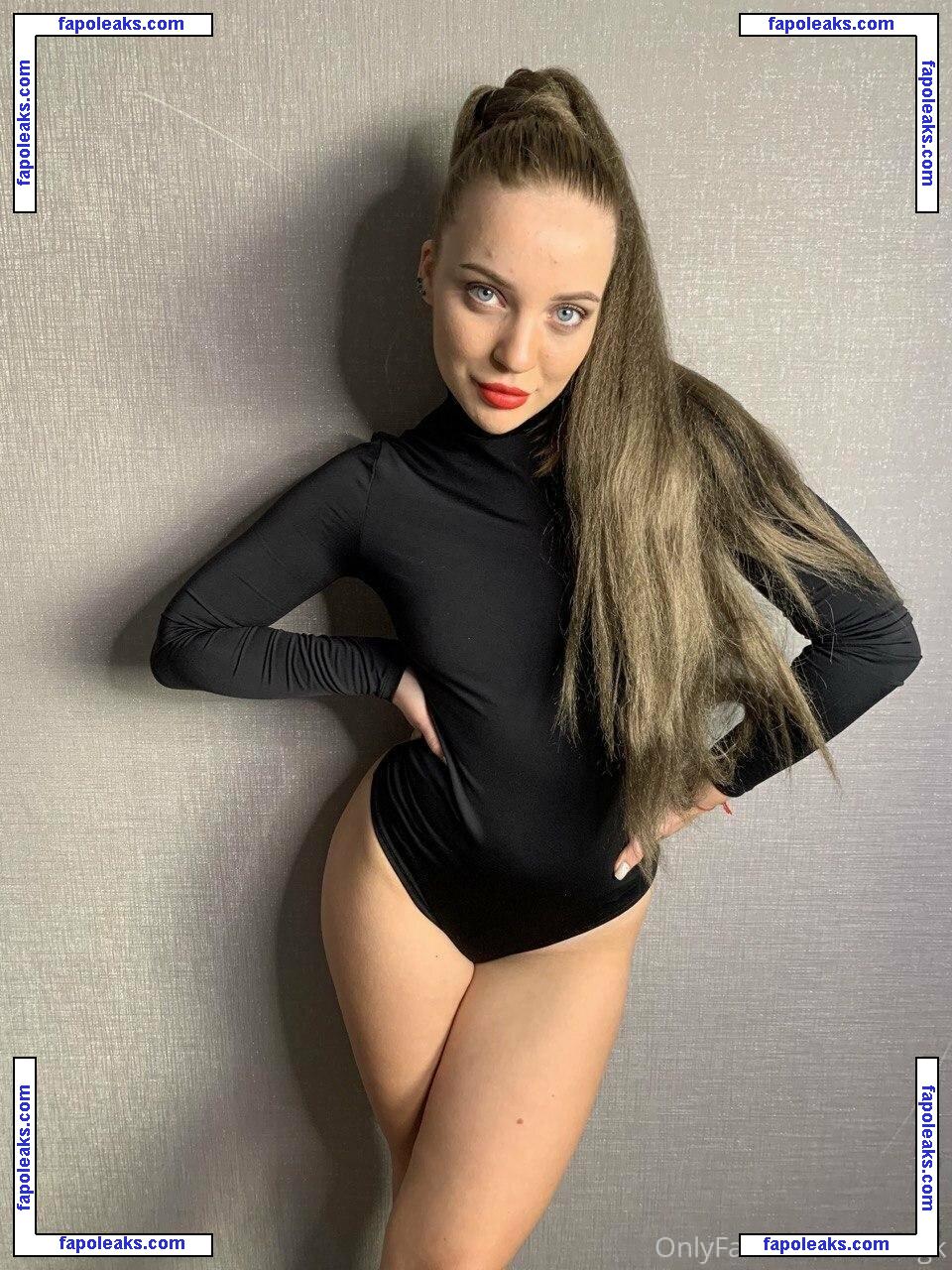 kissingk / kissing_ksenya nude photo #0007 from OnlyFans