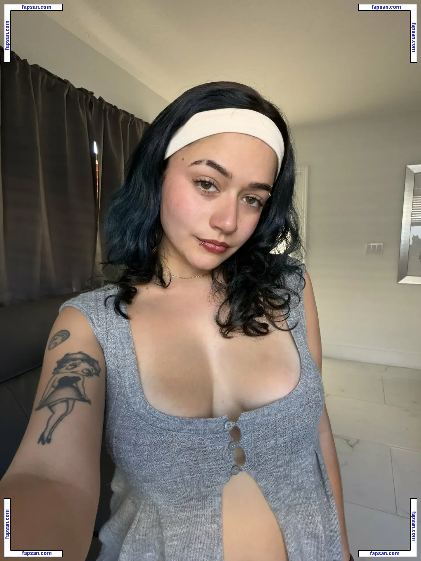 kissingu444 nude photo #0010 from OnlyFans