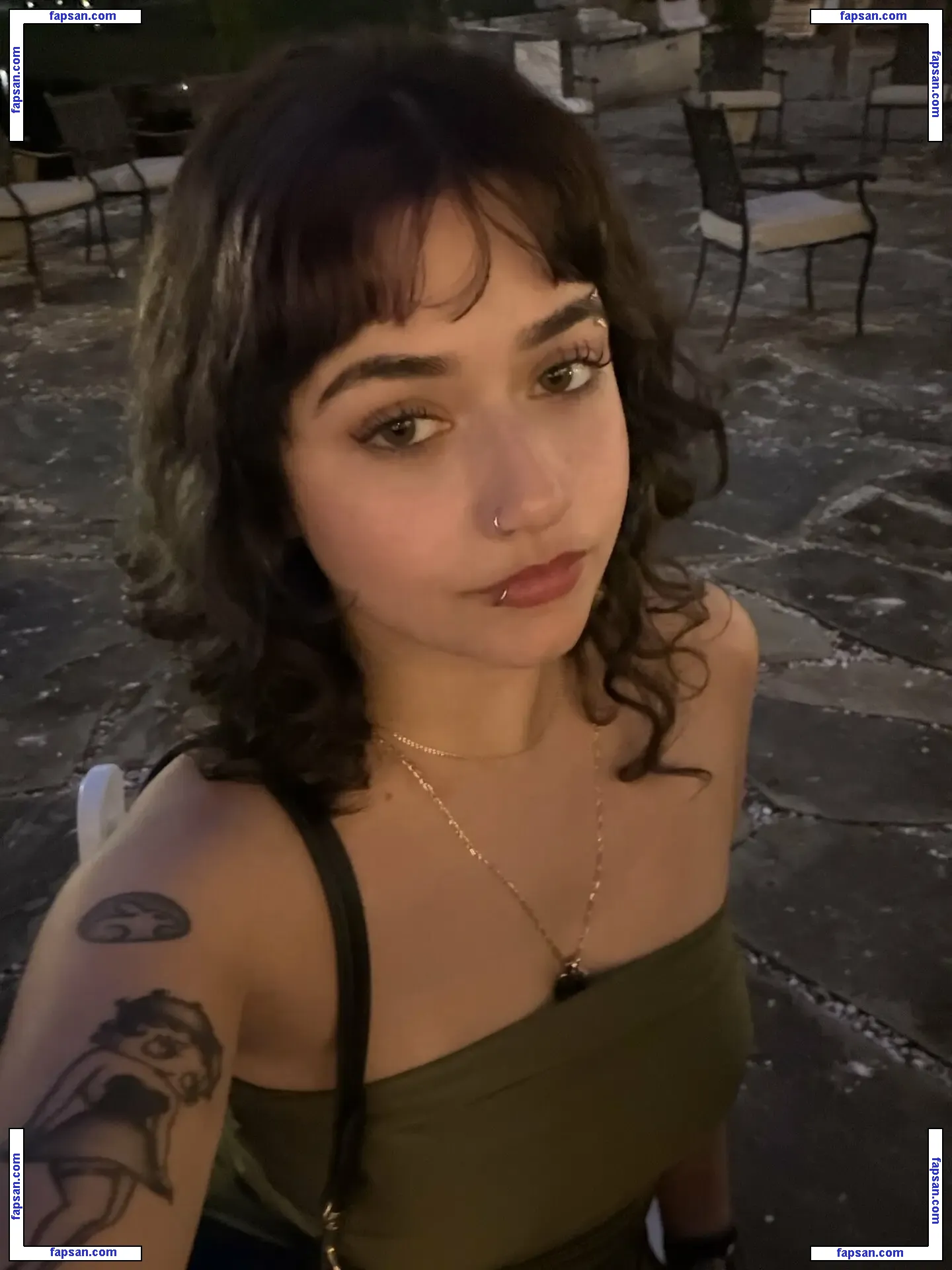 kissingu444 nude photo #0011 from OnlyFans