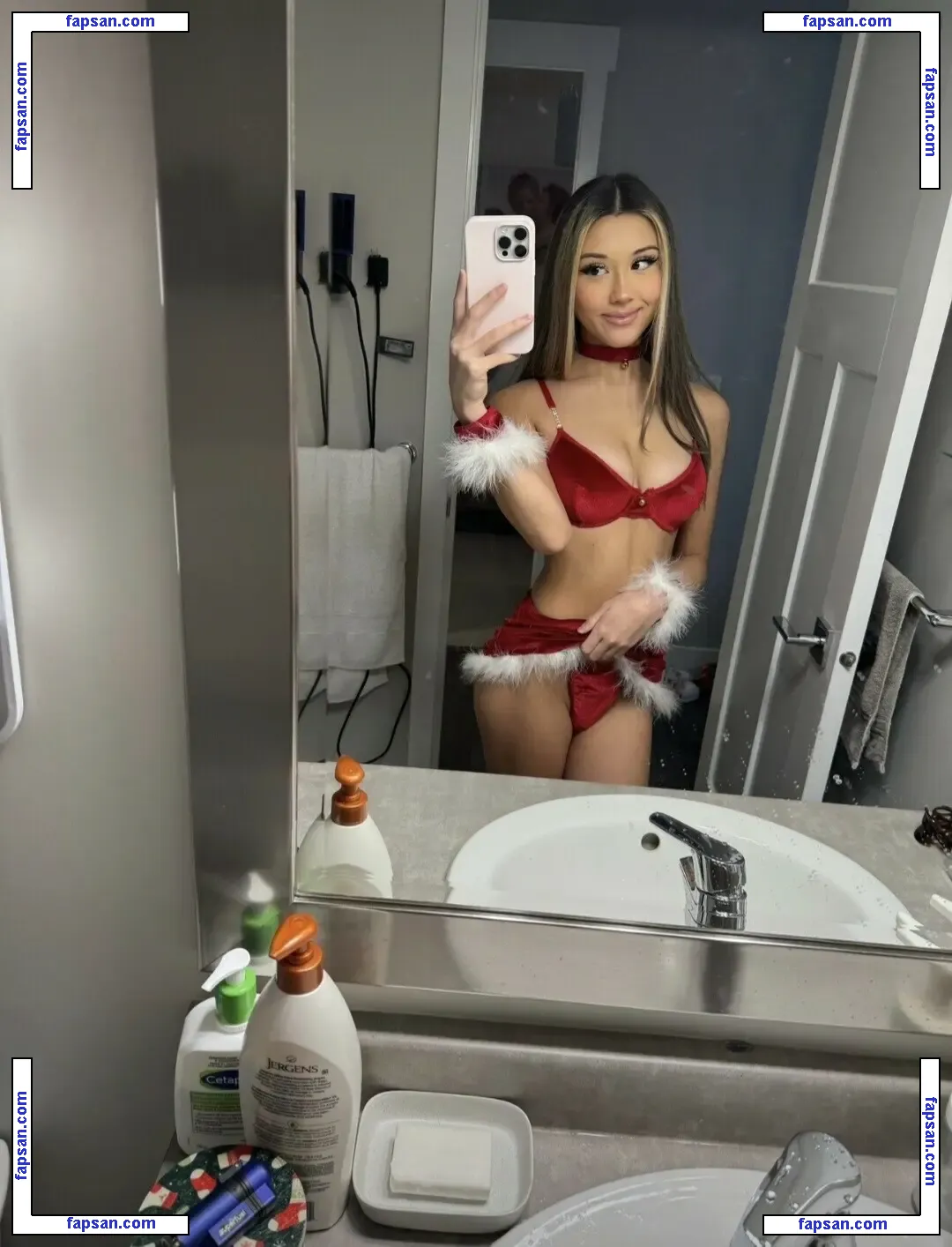 Kittiesbittiesofficial nude photo #0007 from OnlyFans