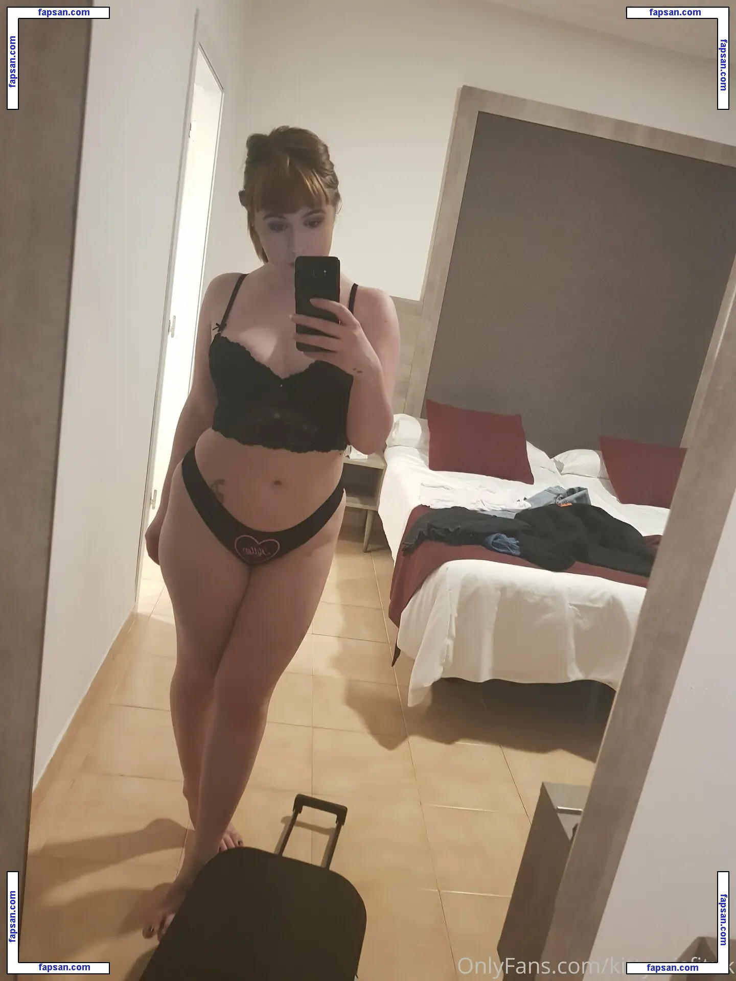 kittymisfituk nude photo #0042 from OnlyFans