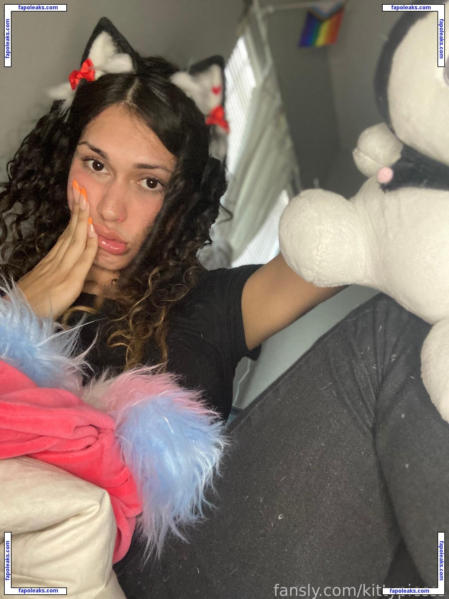 kittypiesss / hellokitty / nextdoornurs3 nude photo #0002 from OnlyFans