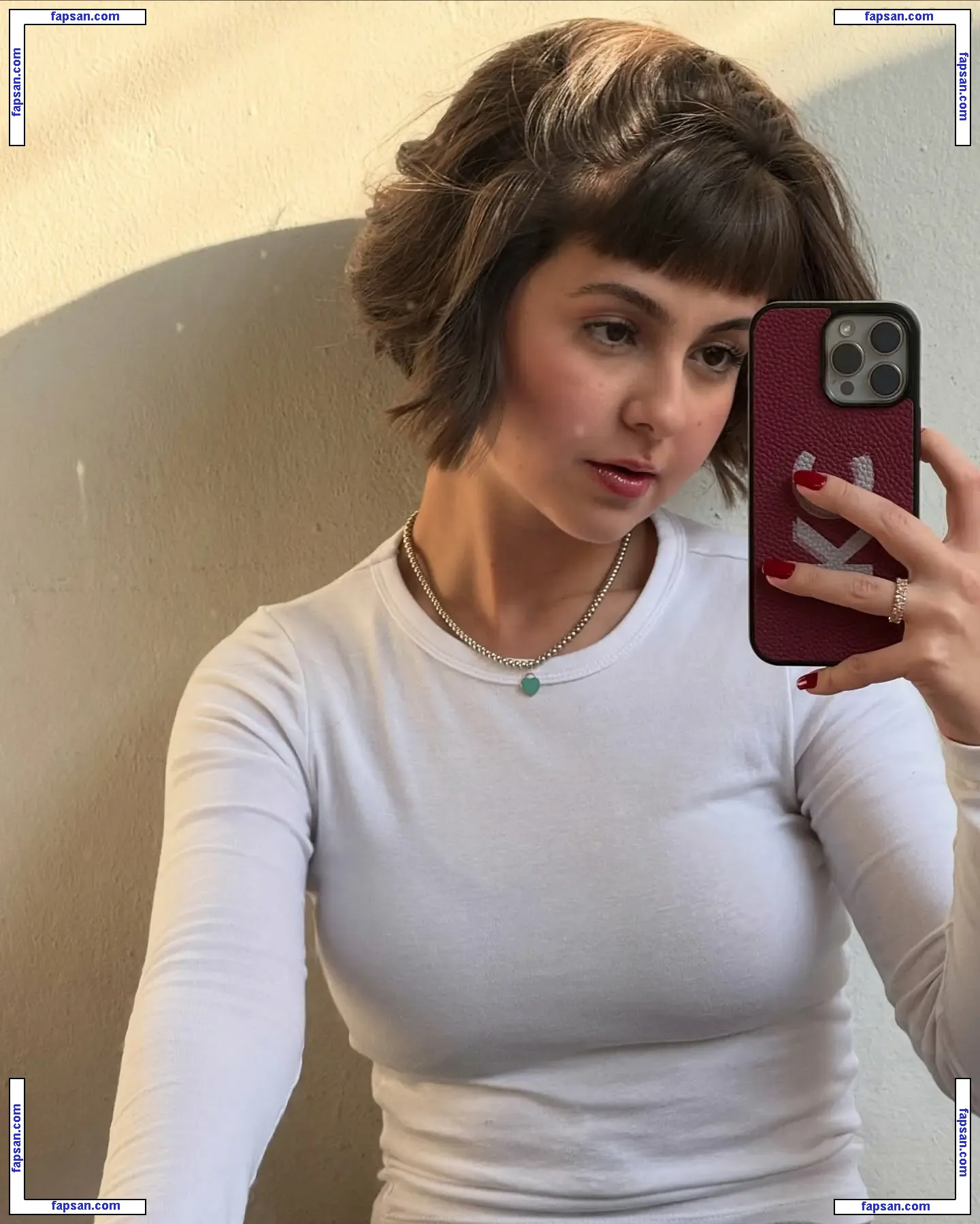 Klara Castanho nude photo #0083 from OnlyFans