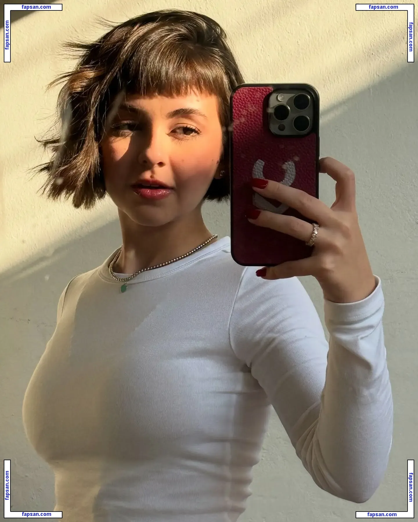 Klara Castanho nude photo #0084 from OnlyFans