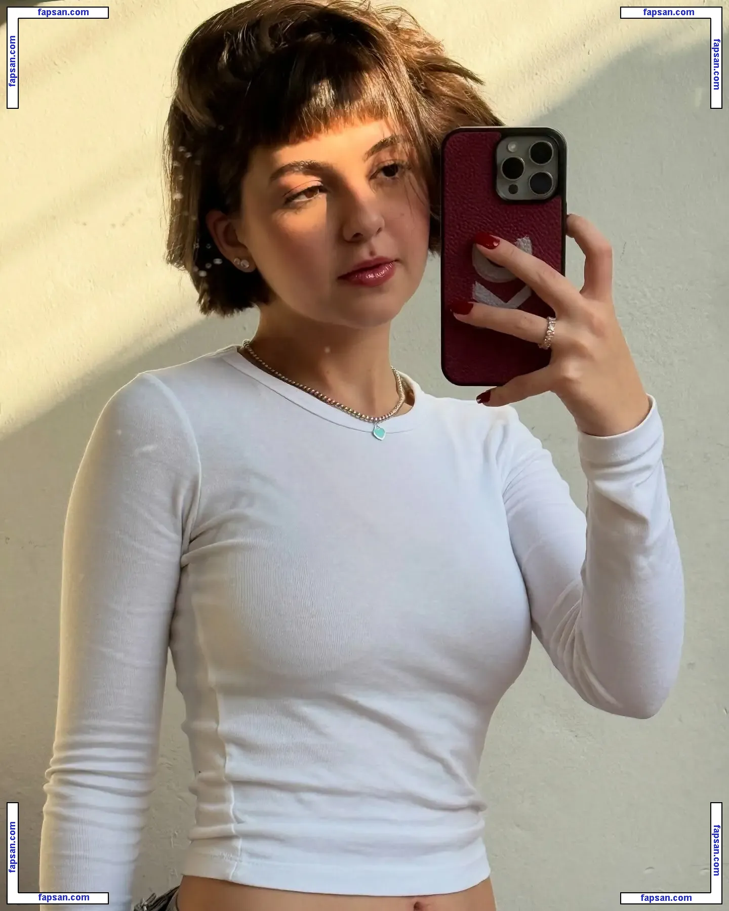 Klara Castanho nude photo #0088 from OnlyFans