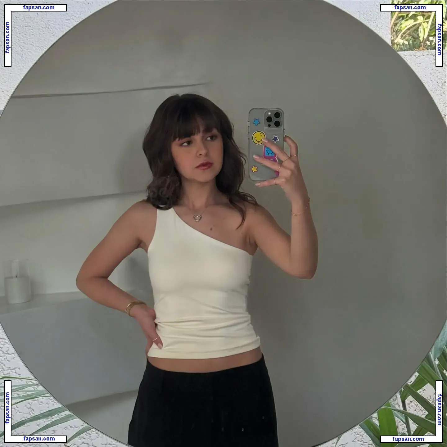 Klara Castanho nude photo #0096 from OnlyFans