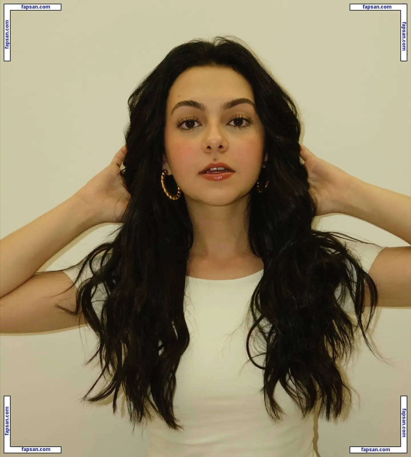 Klara Castanho голая фото #0107 с Онлифанс