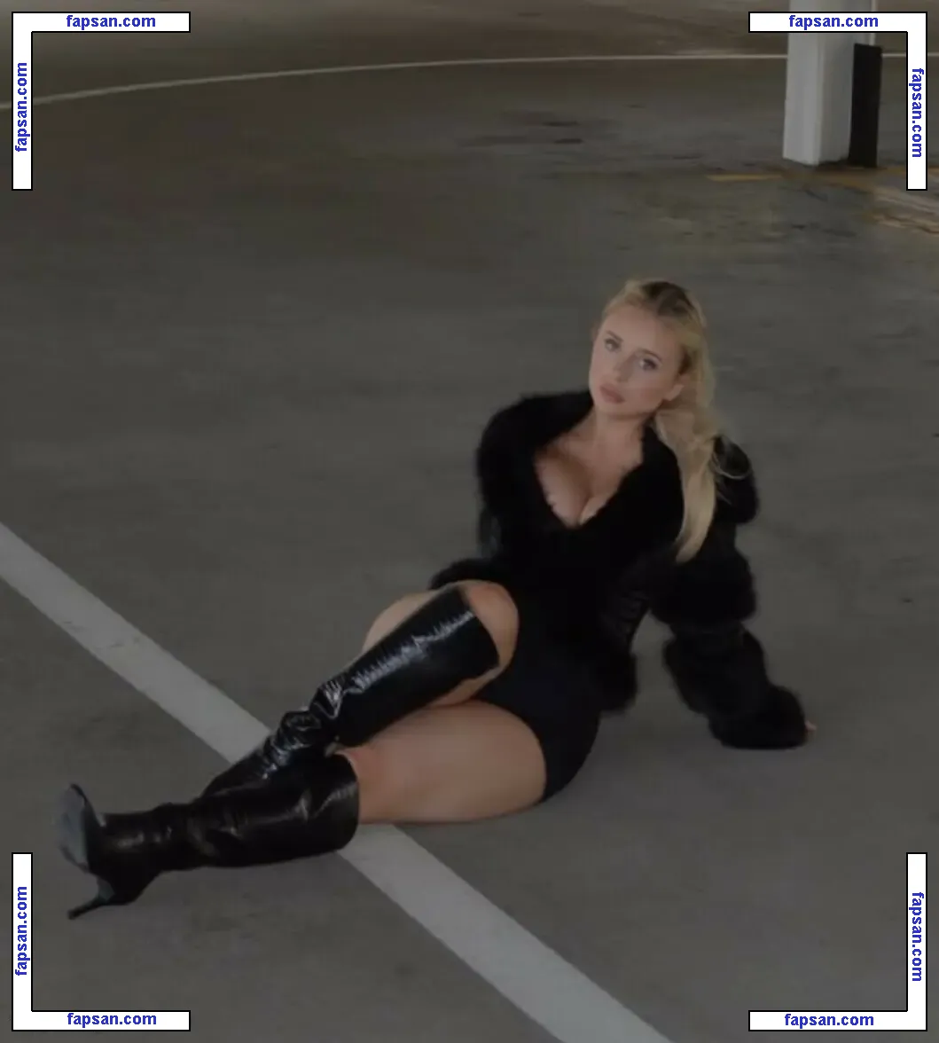 Kobyrosemae nude photo #0002 from OnlyFans