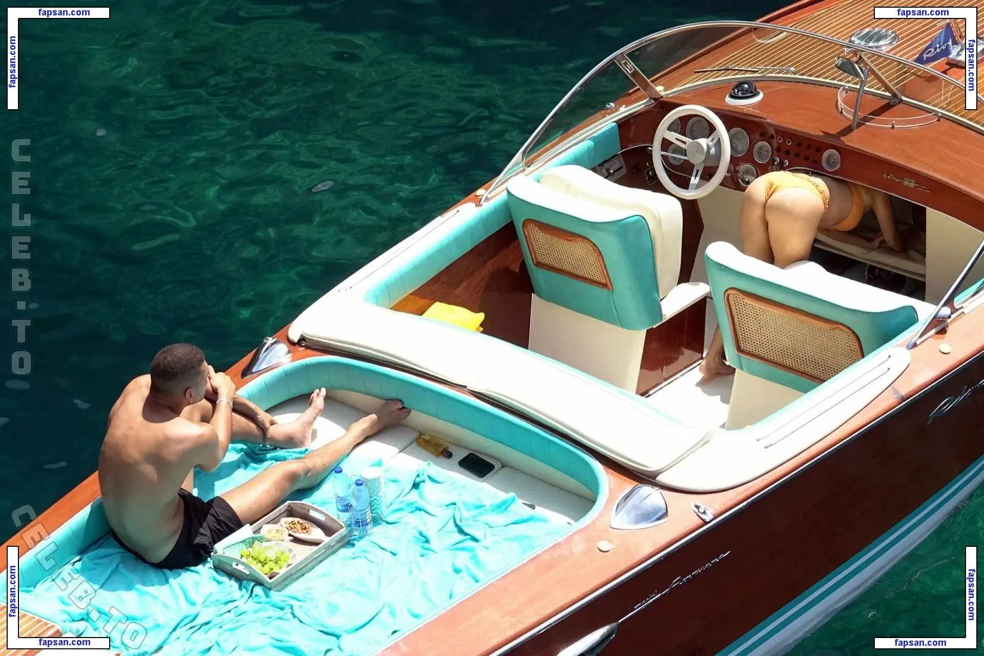 Kourtney Kardashian голая фото #5302 с Онлифанс