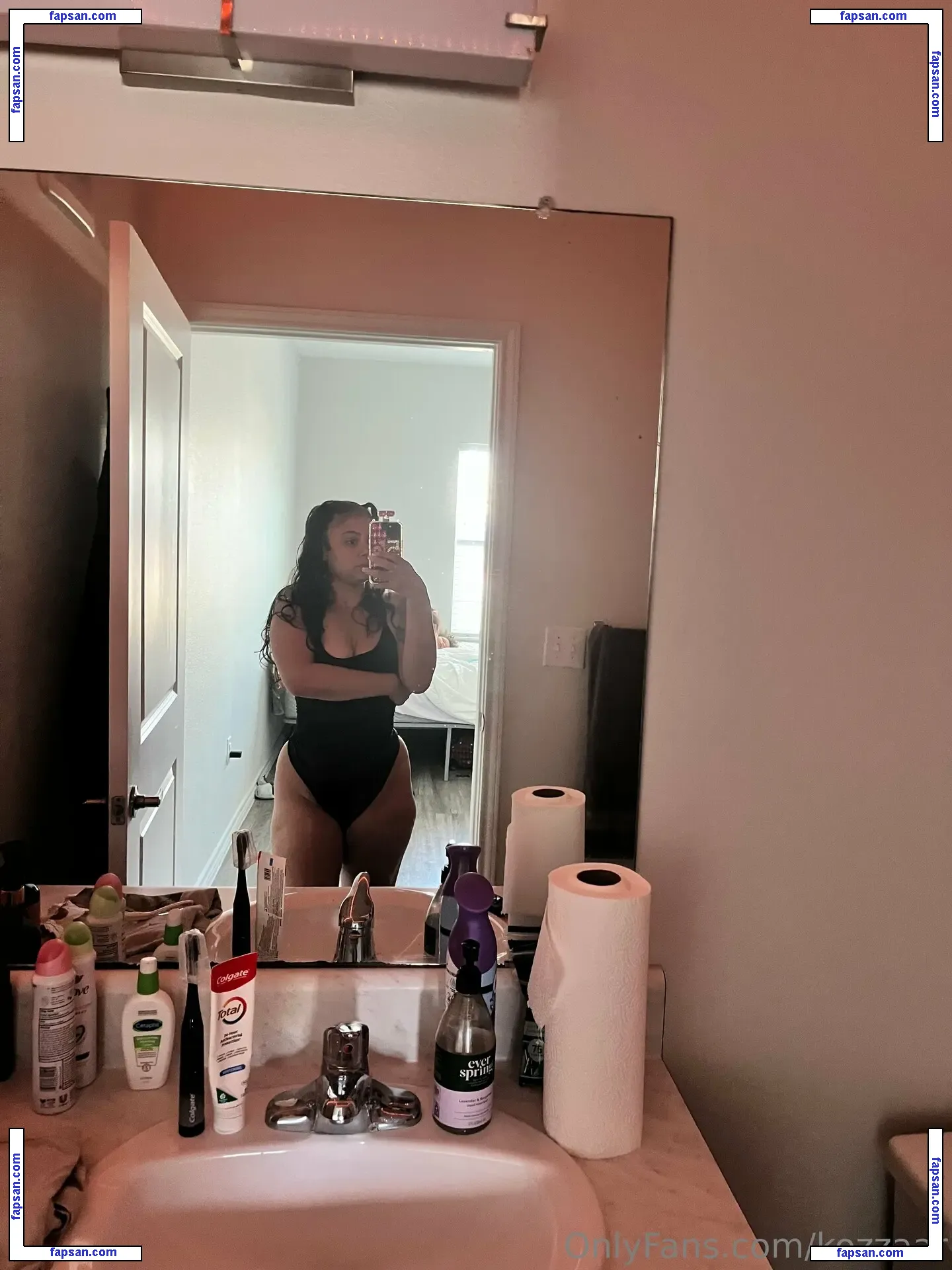 Kozzaar nude photo #0012 from OnlyFans