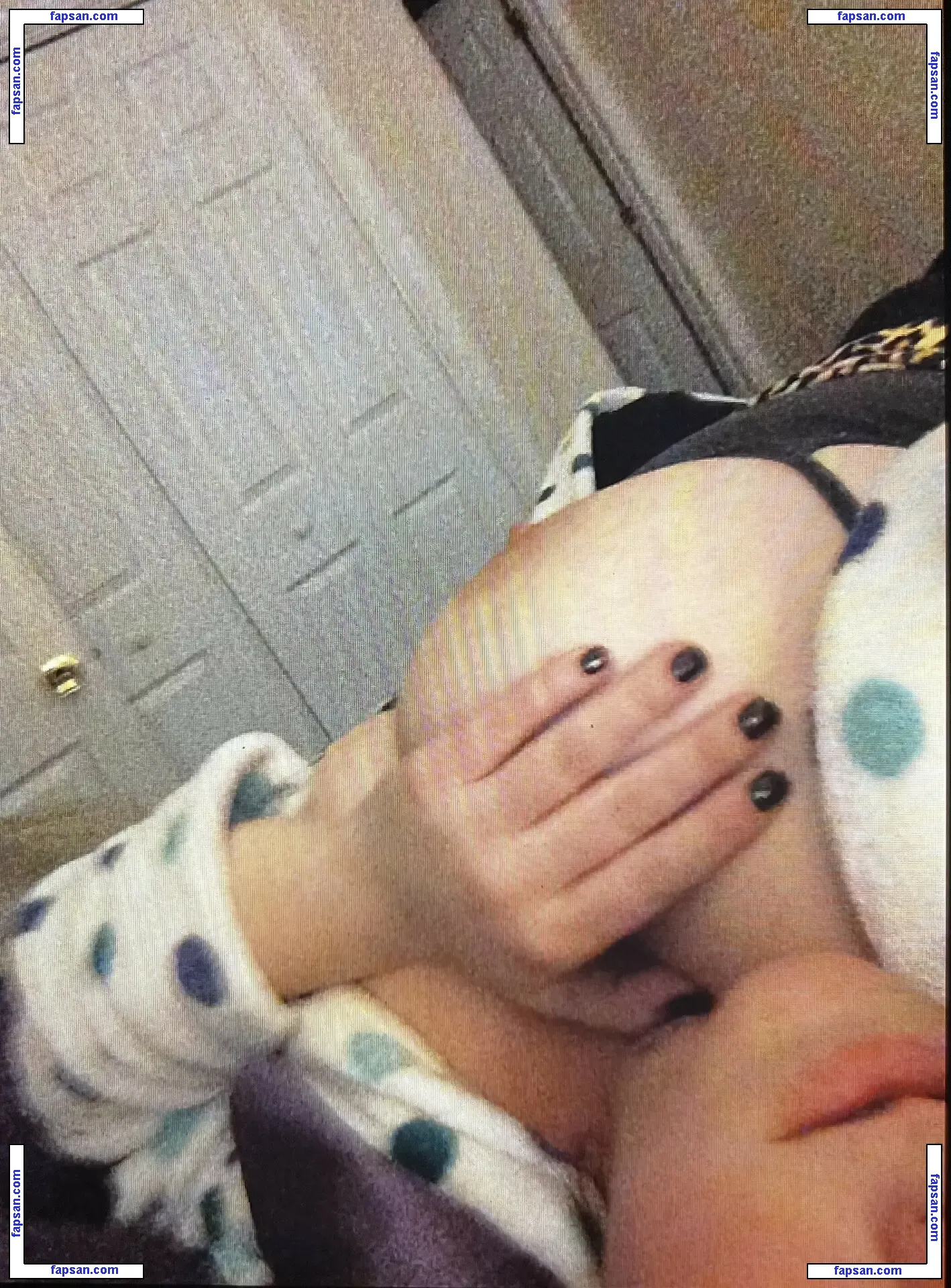 Kriissaa_krae голая фото #0020 с Онлифанс