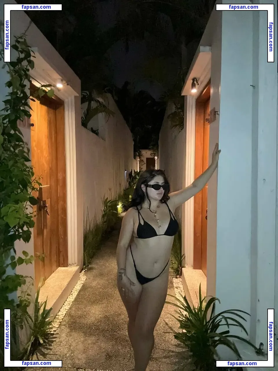kris_juicy nude photo #0015 from OnlyFans