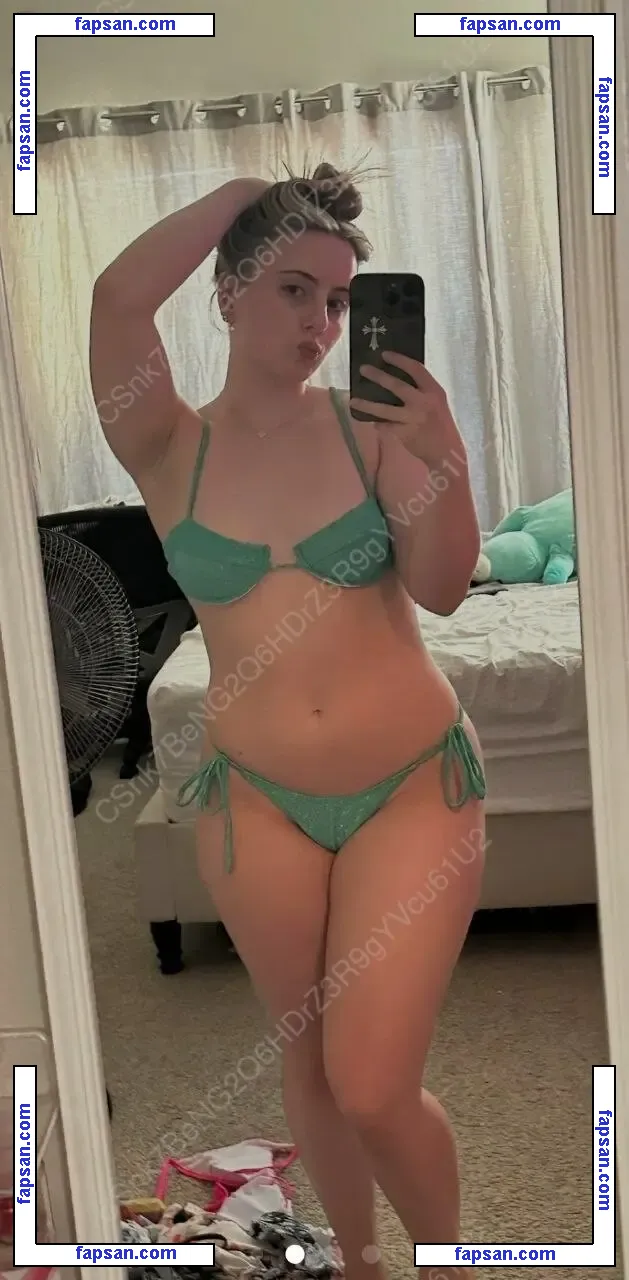 Krissee nude photo #0008 from OnlyFans