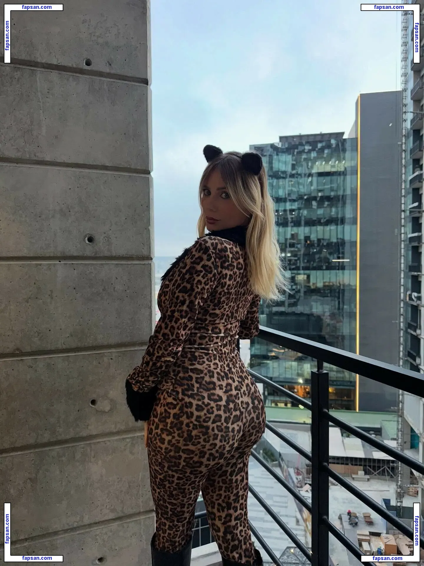 Kristen Medina голая фото #0028 с Онлифанс