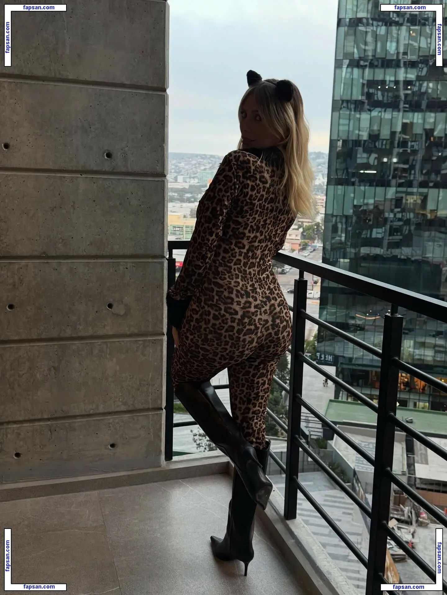 Kristen Medina голая фото #0029 с Онлифанс