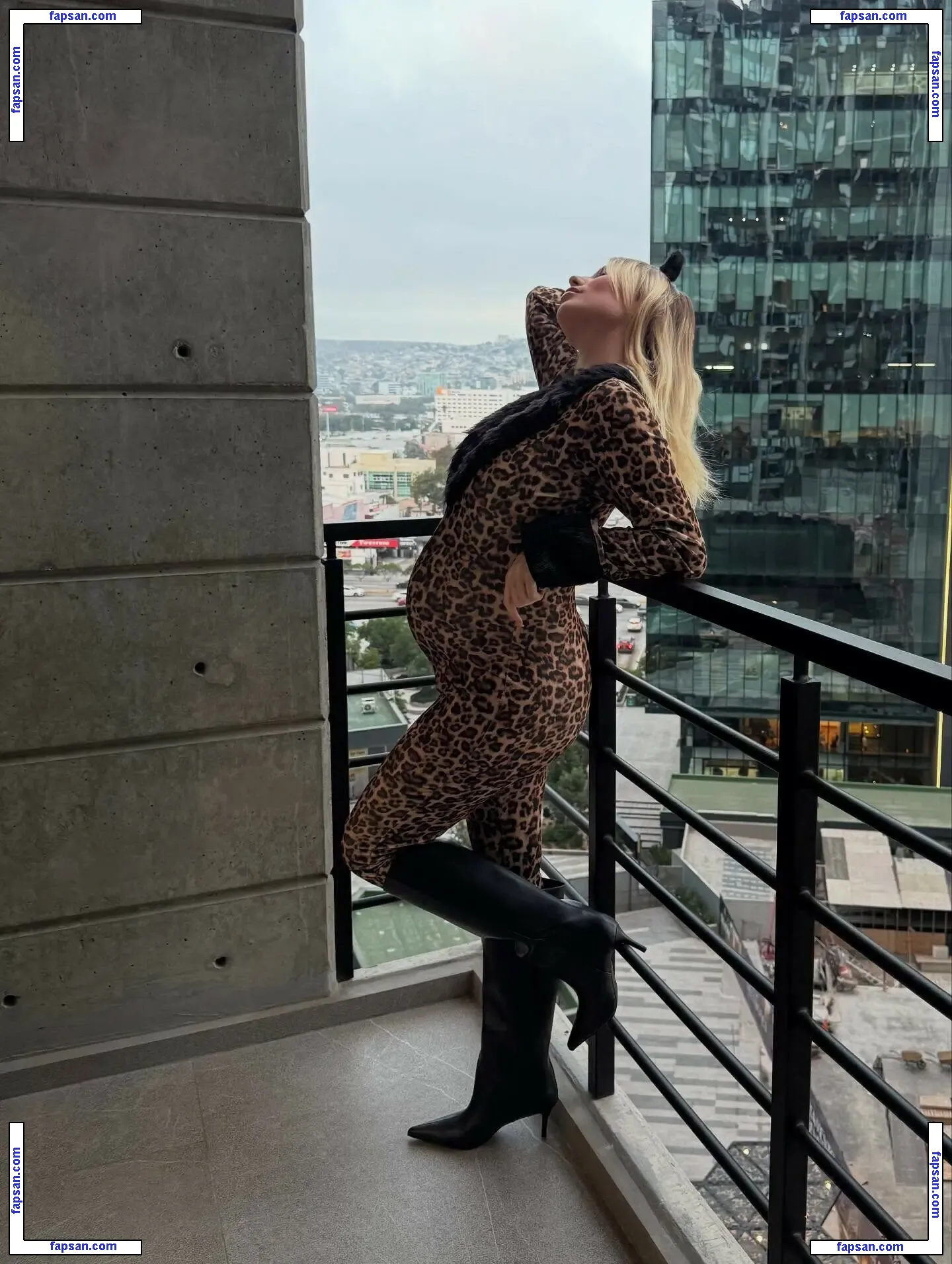 Kristen Medina голая фото #0032 с Онлифанс