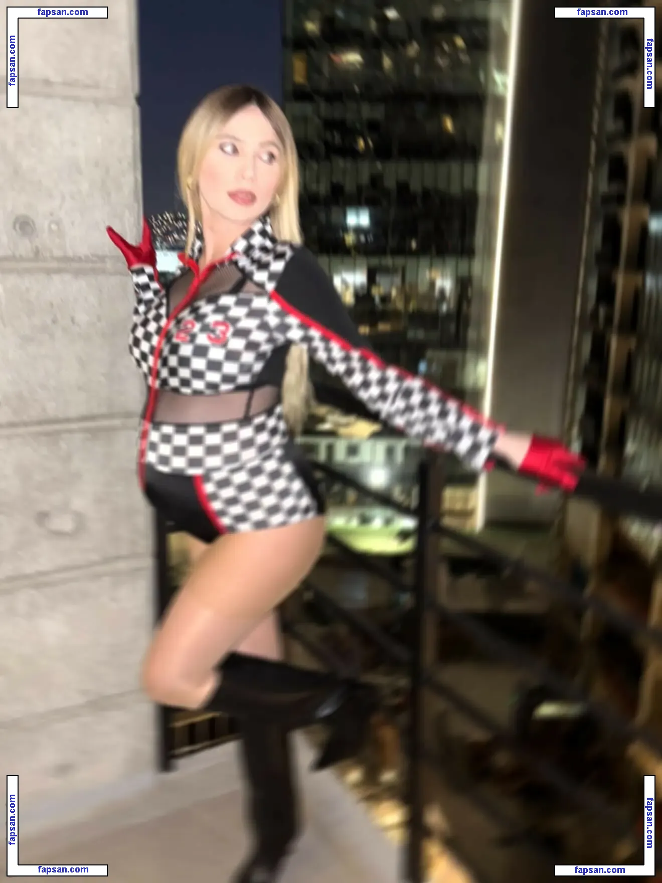 Kristen Medina голая фото #0034 с Онлифанс