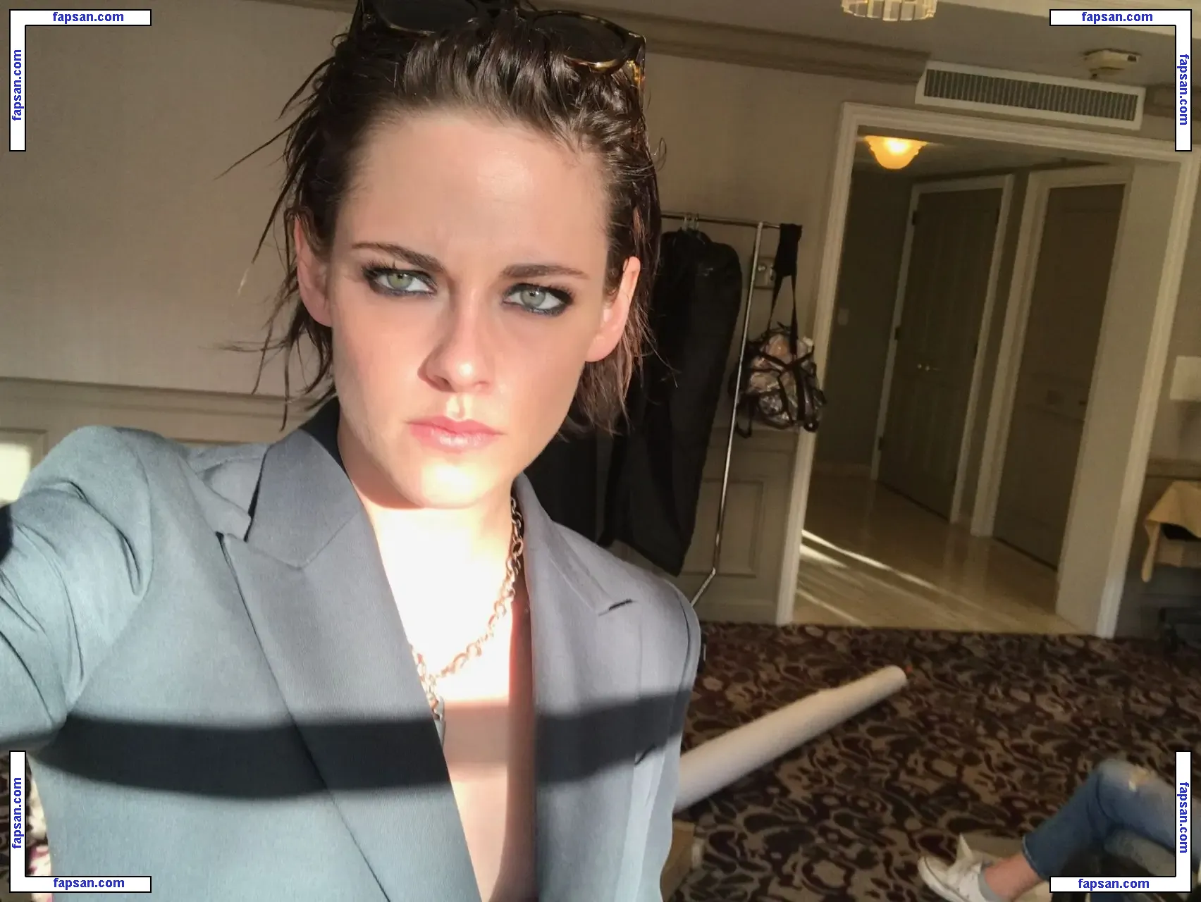Kristen Stewart голая фото #0123 с Онлифанс