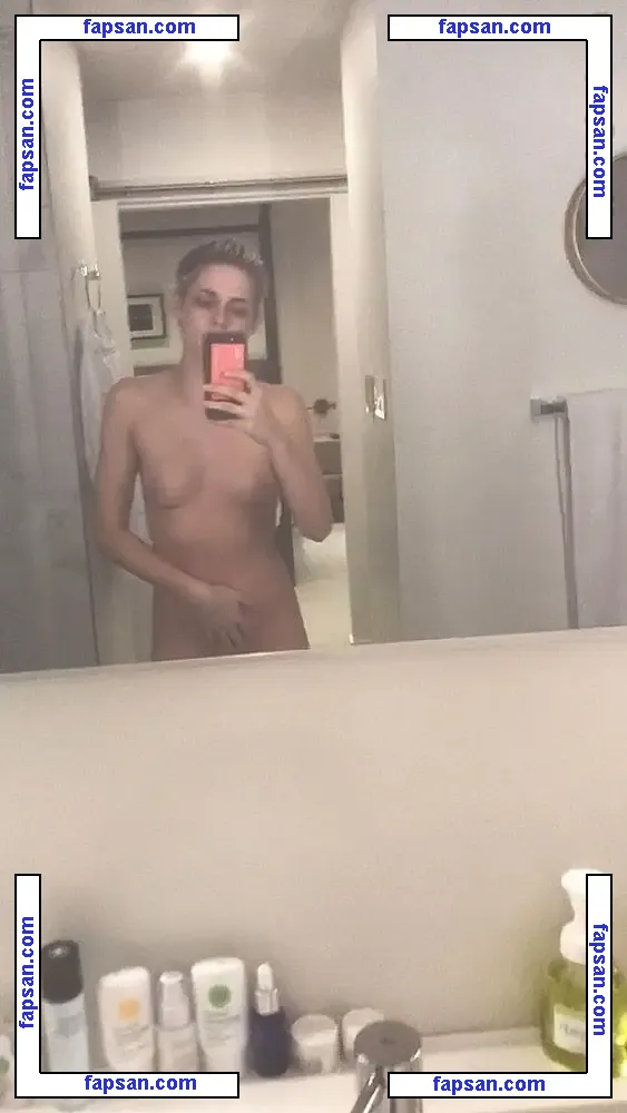 Kristen Stewart nude photo #1136 from OnlyFans