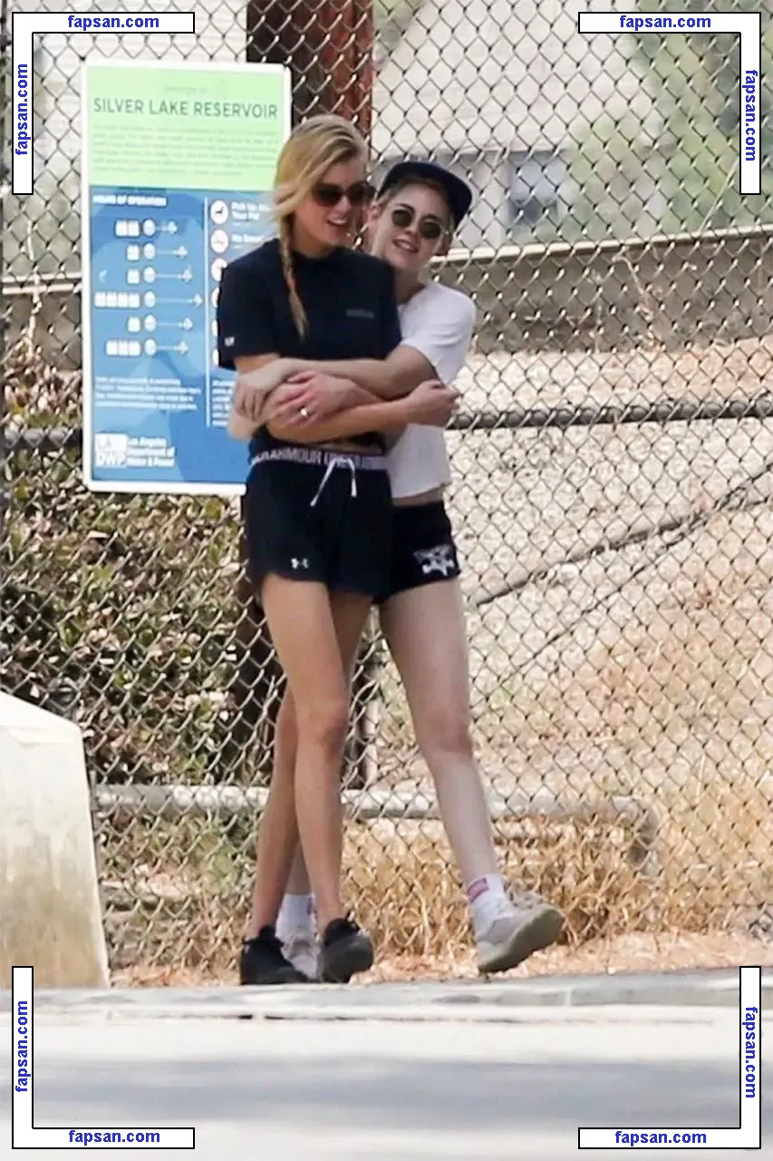 Kristen Stewart nude photo #1245 from OnlyFans