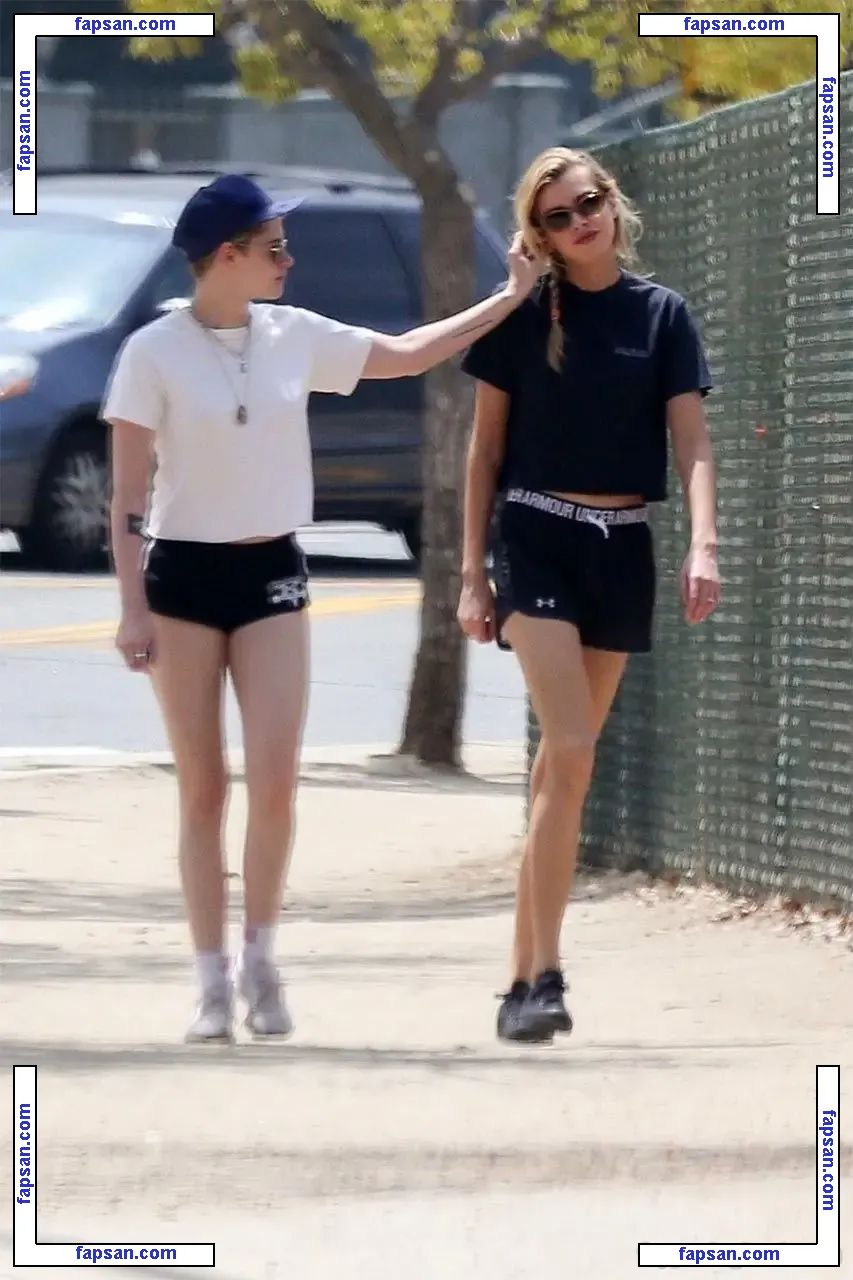 Kristen Stewart nude photo #1254 from OnlyFans