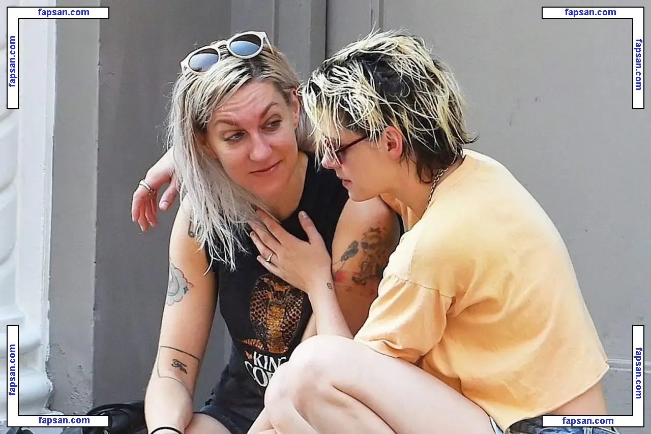 Kristen Stewart nude photo #1260 from OnlyFans