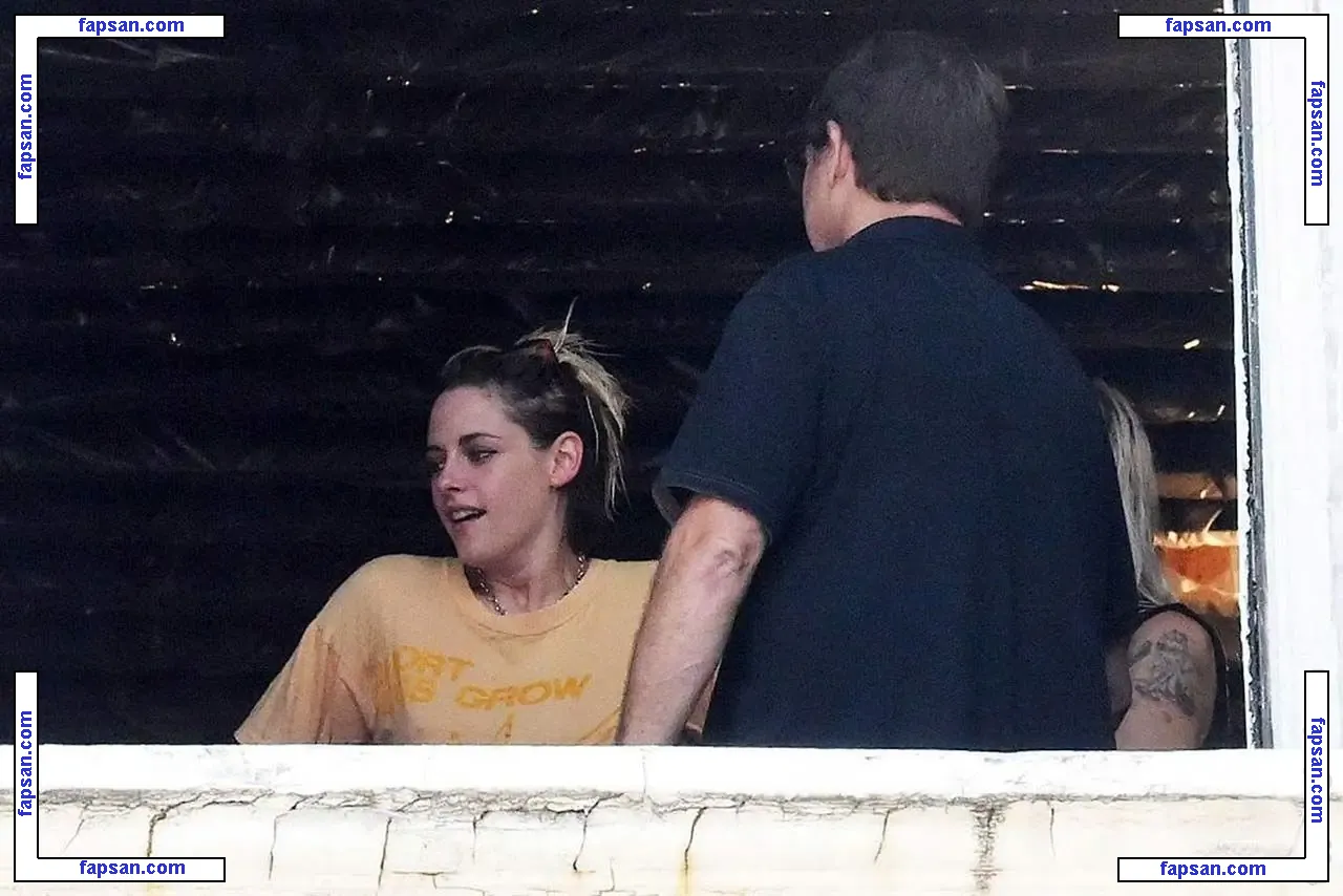 Kristen Stewart nude photo #1262 from OnlyFans