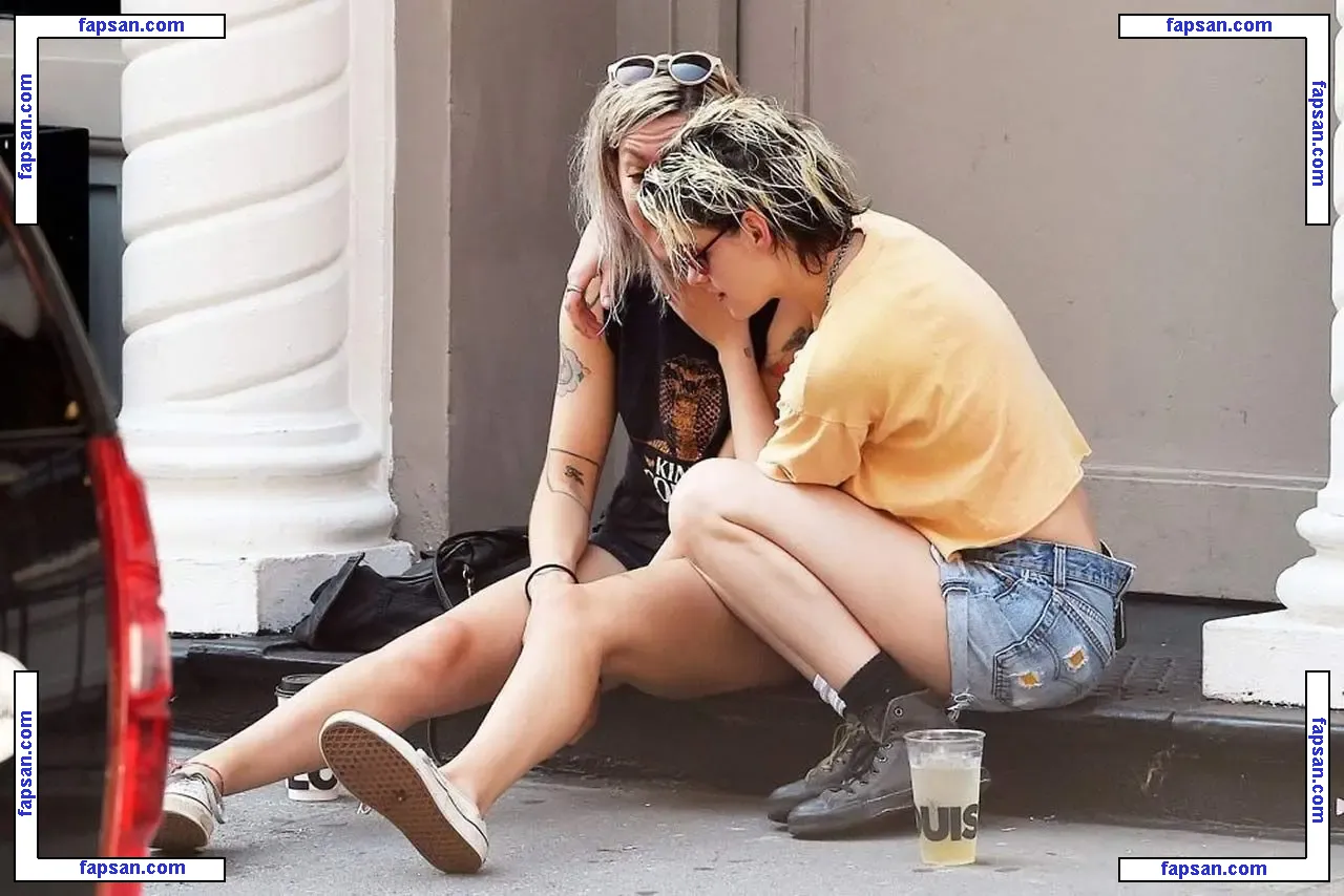 Kristen Stewart nude photo #1266 from OnlyFans