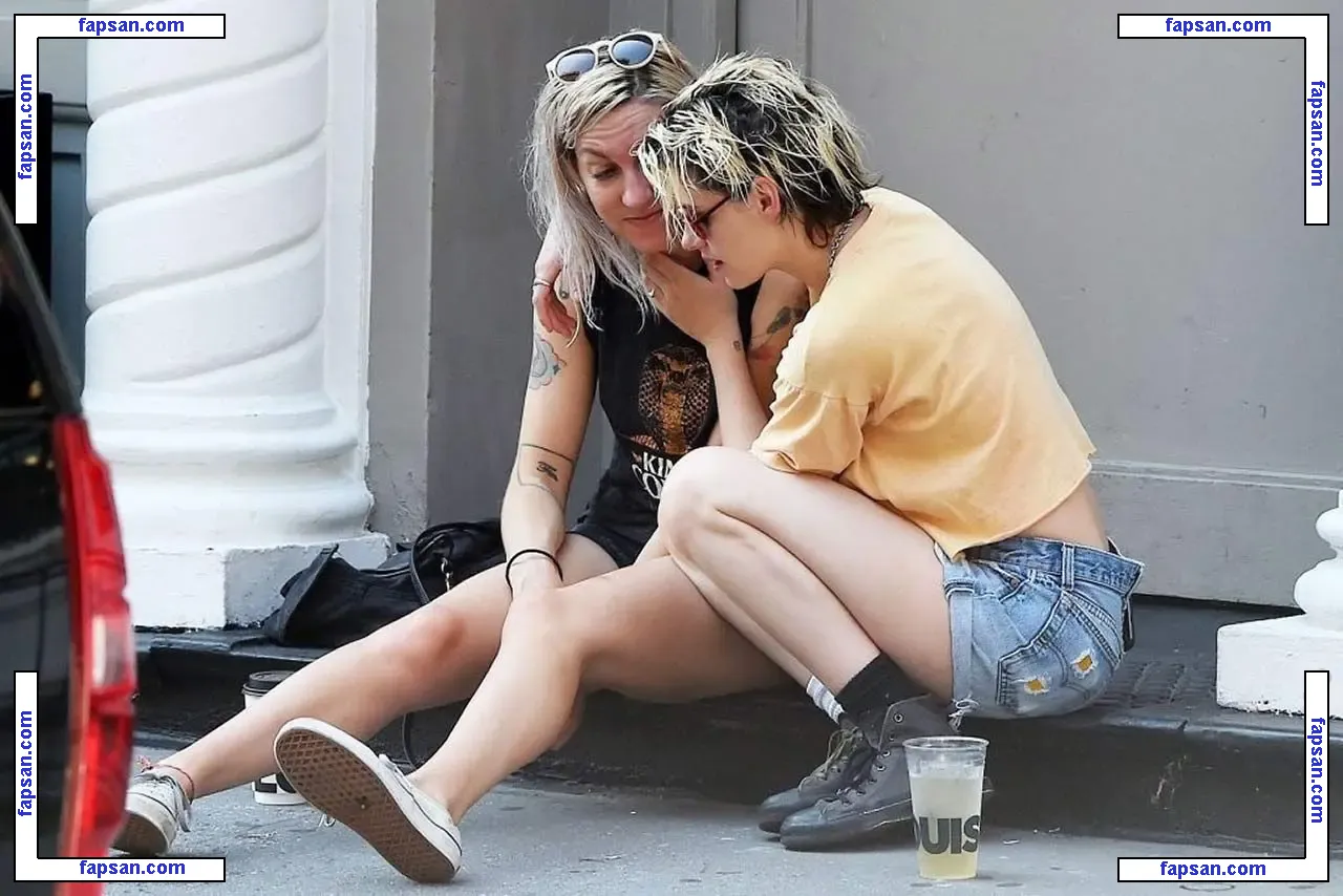Kristen Stewart nude photo #1267 from OnlyFans