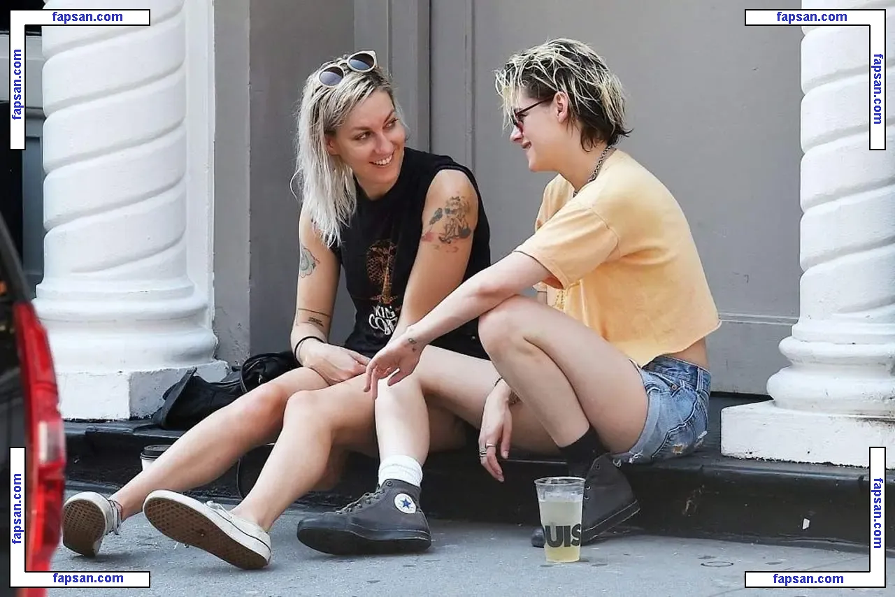 Kristen Stewart nude photo #1268 from OnlyFans