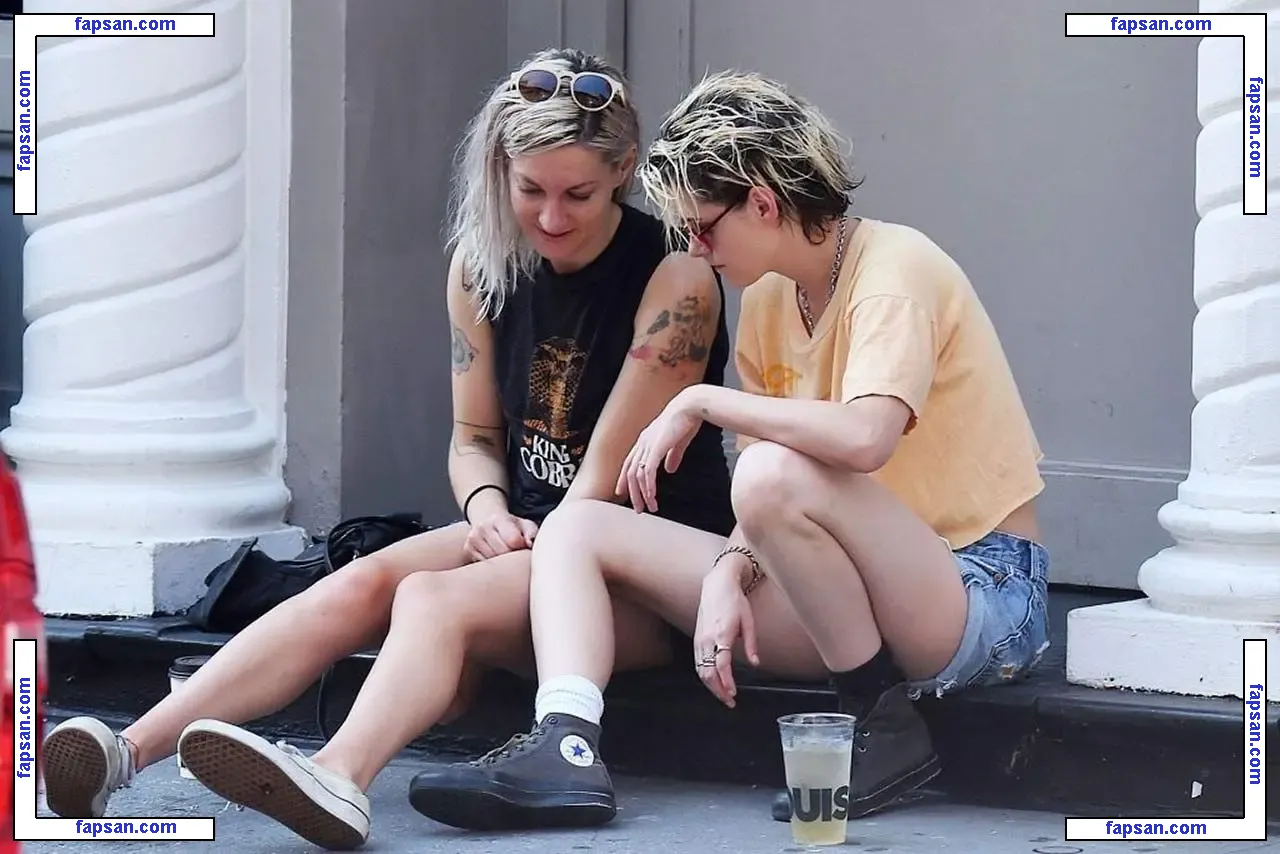 Kristen Stewart nude photo #1270 from OnlyFans