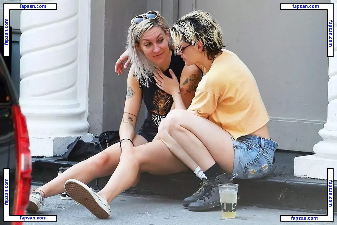 Kristen Stewart nude photo #1272 from OnlyFans