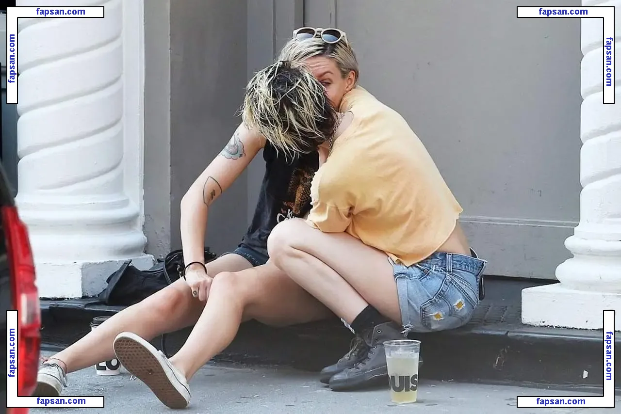 Kristen Stewart nude photo #1276 from OnlyFans