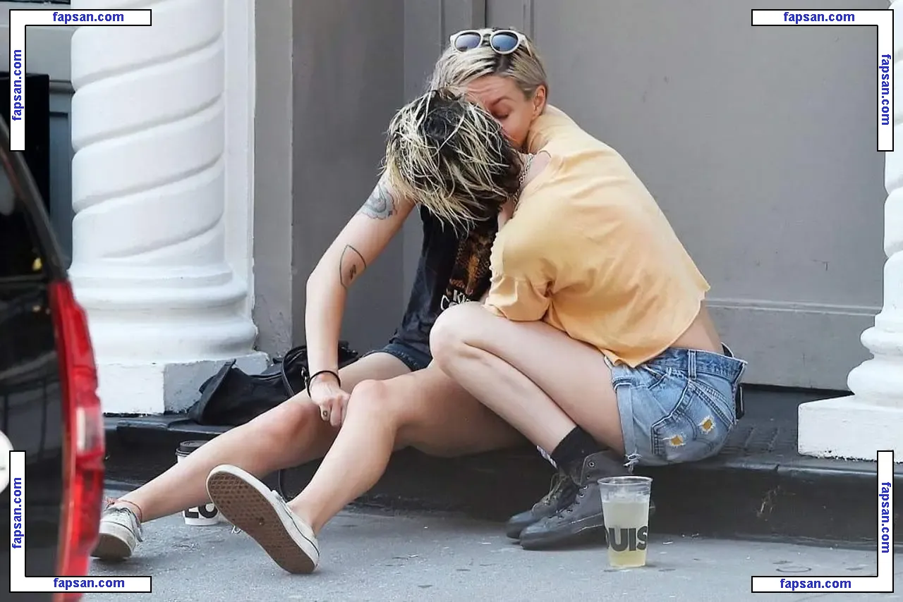 Kristen Stewart nude photo #1277 from OnlyFans