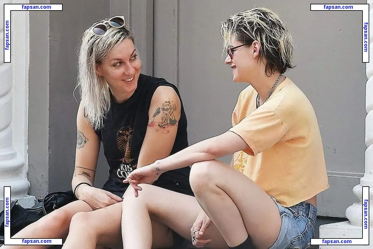 Kristen Stewart nude photo #1281 from OnlyFans
