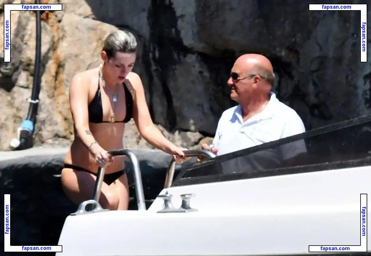 Kristen Stewart nude photo #1359 from OnlyFans