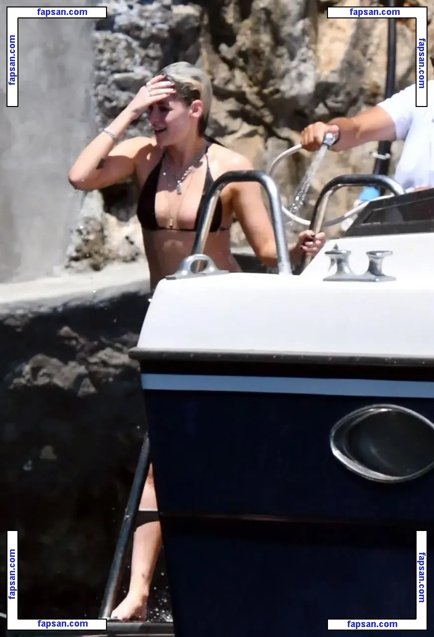 Kristen Stewart nude photo #1364 from OnlyFans