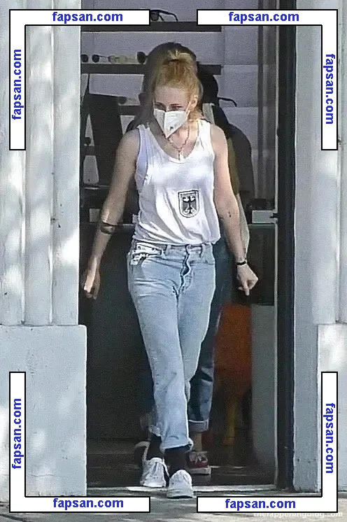 Kristen Stewart nude photo #1410 from OnlyFans