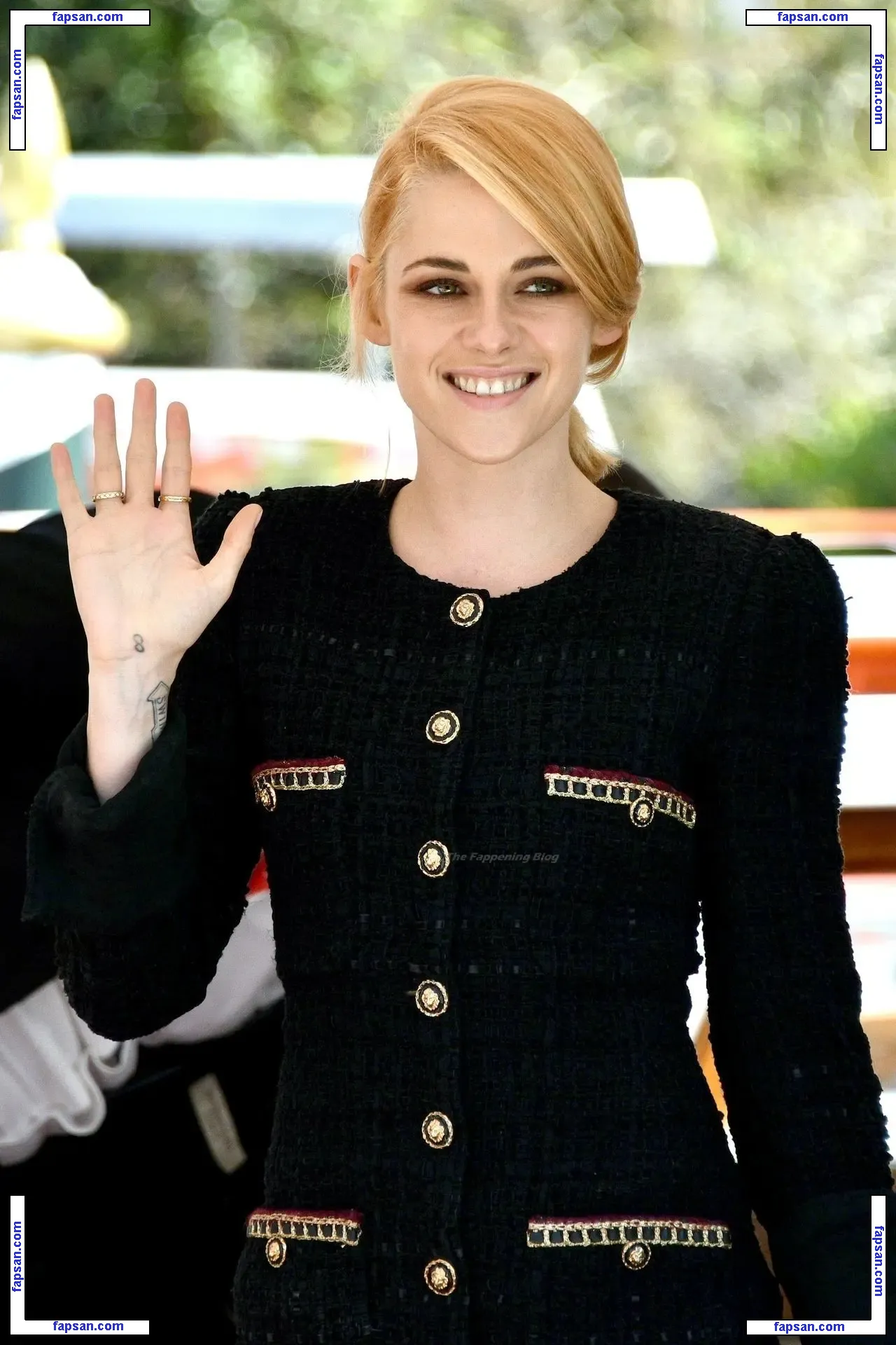 Kristen Stewart nude photo #1575 from OnlyFans
