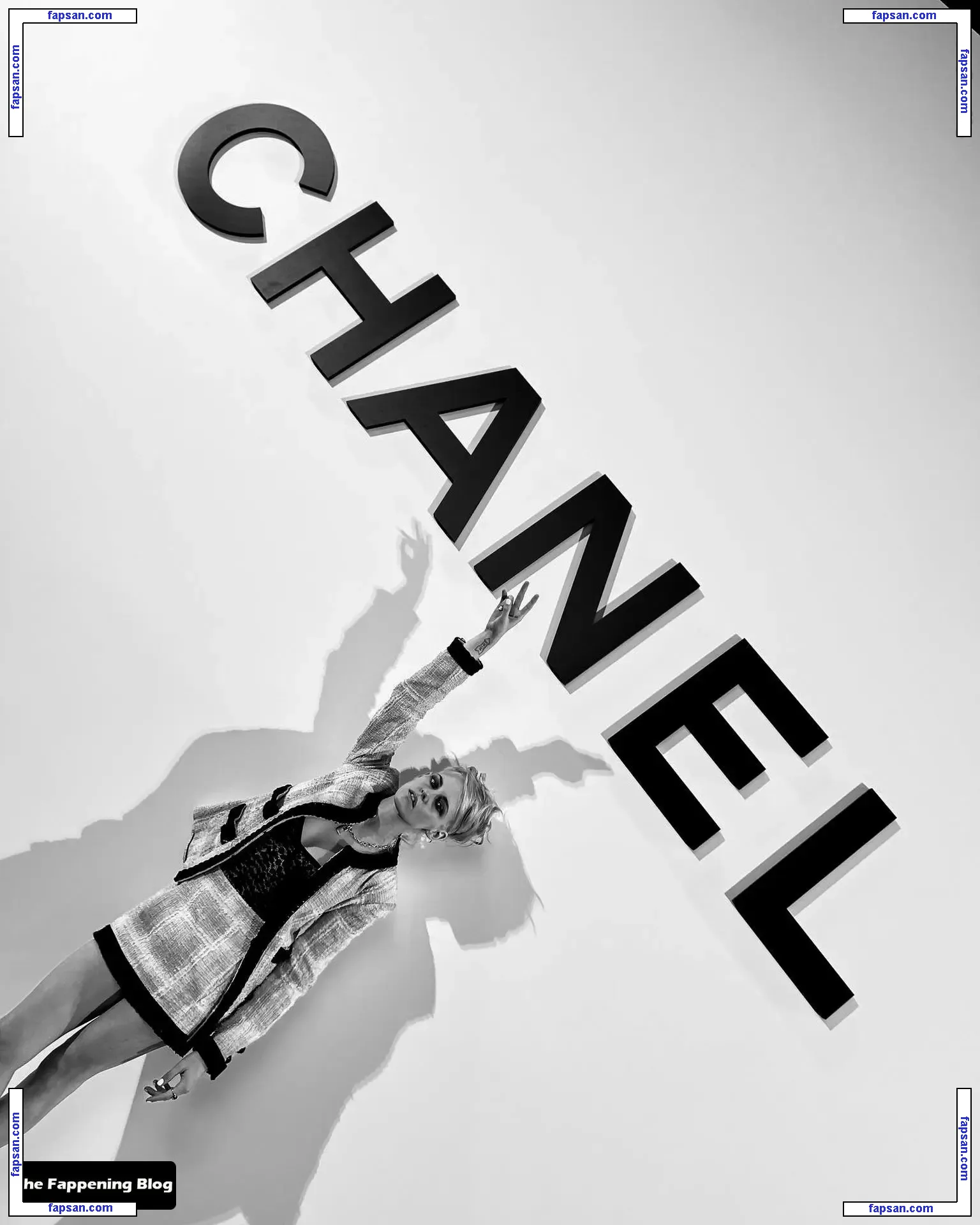 Kristen Stewart nude photo #1831 from OnlyFans