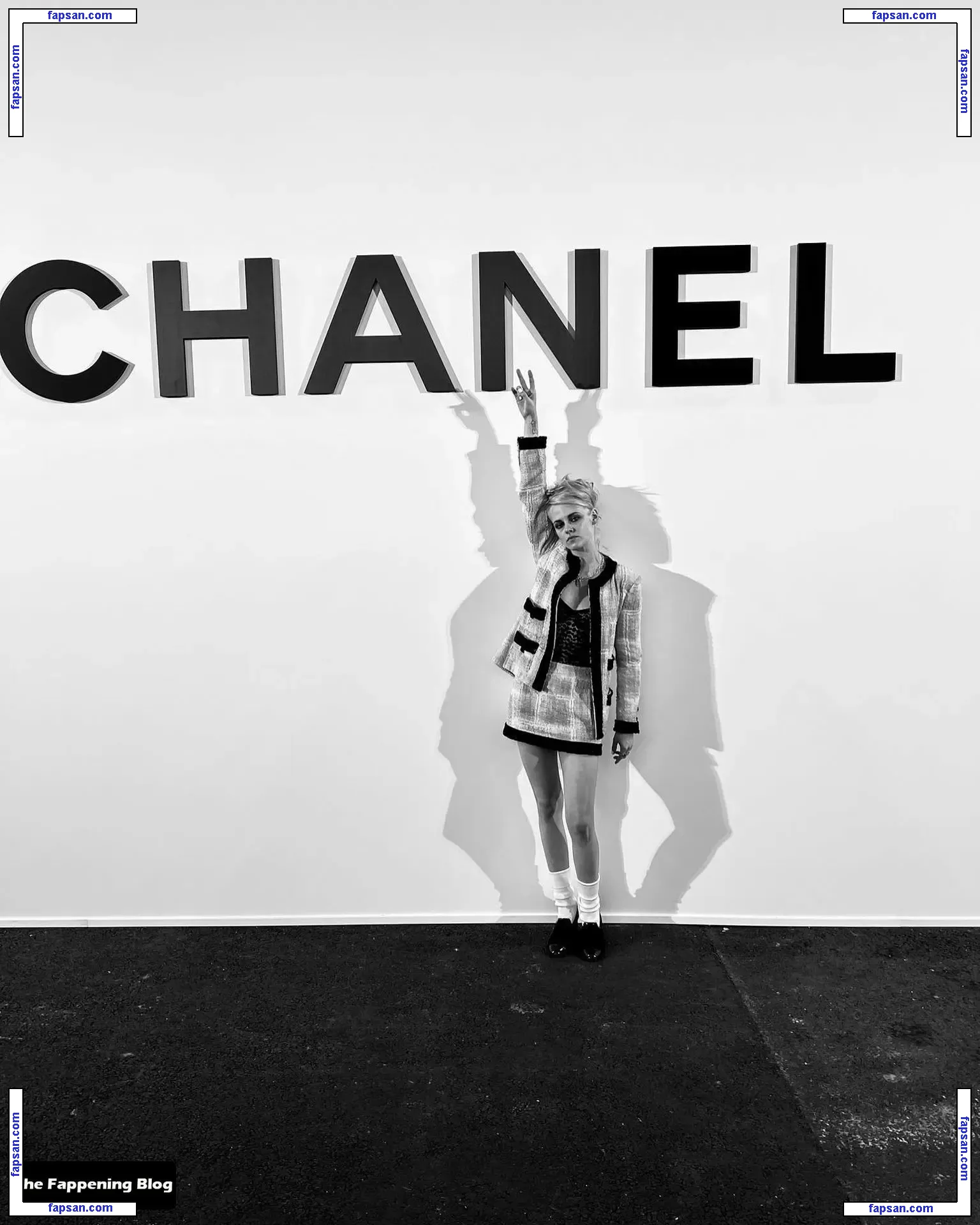 Kristen Stewart nude photo #1832 from OnlyFans