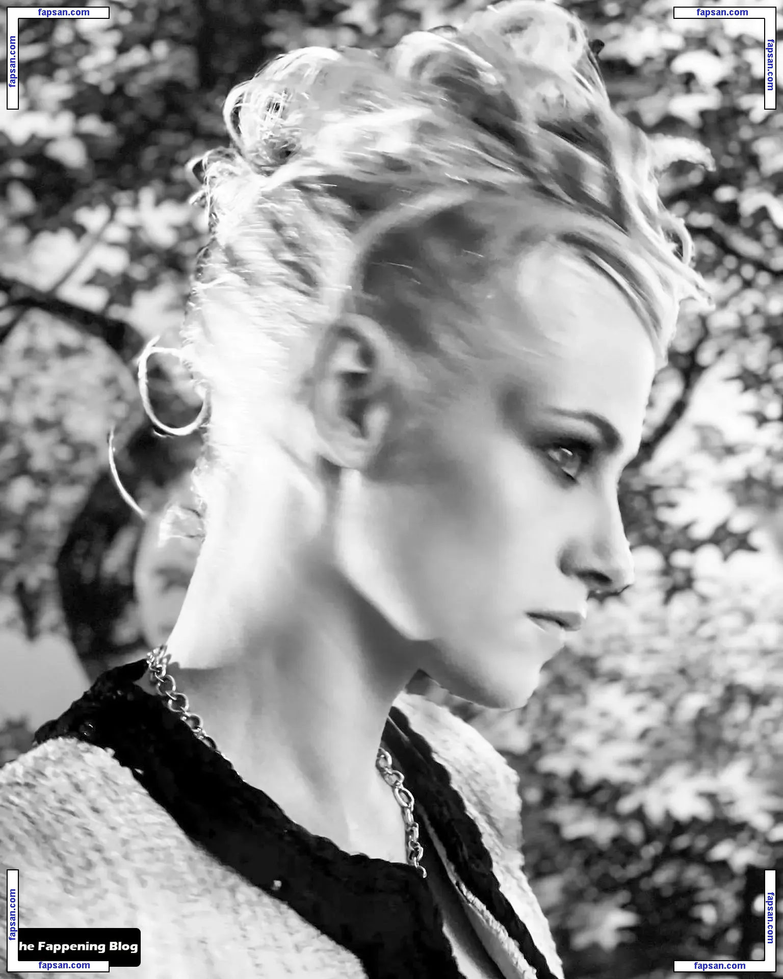 Kristen Stewart nude photo #1834 from OnlyFans