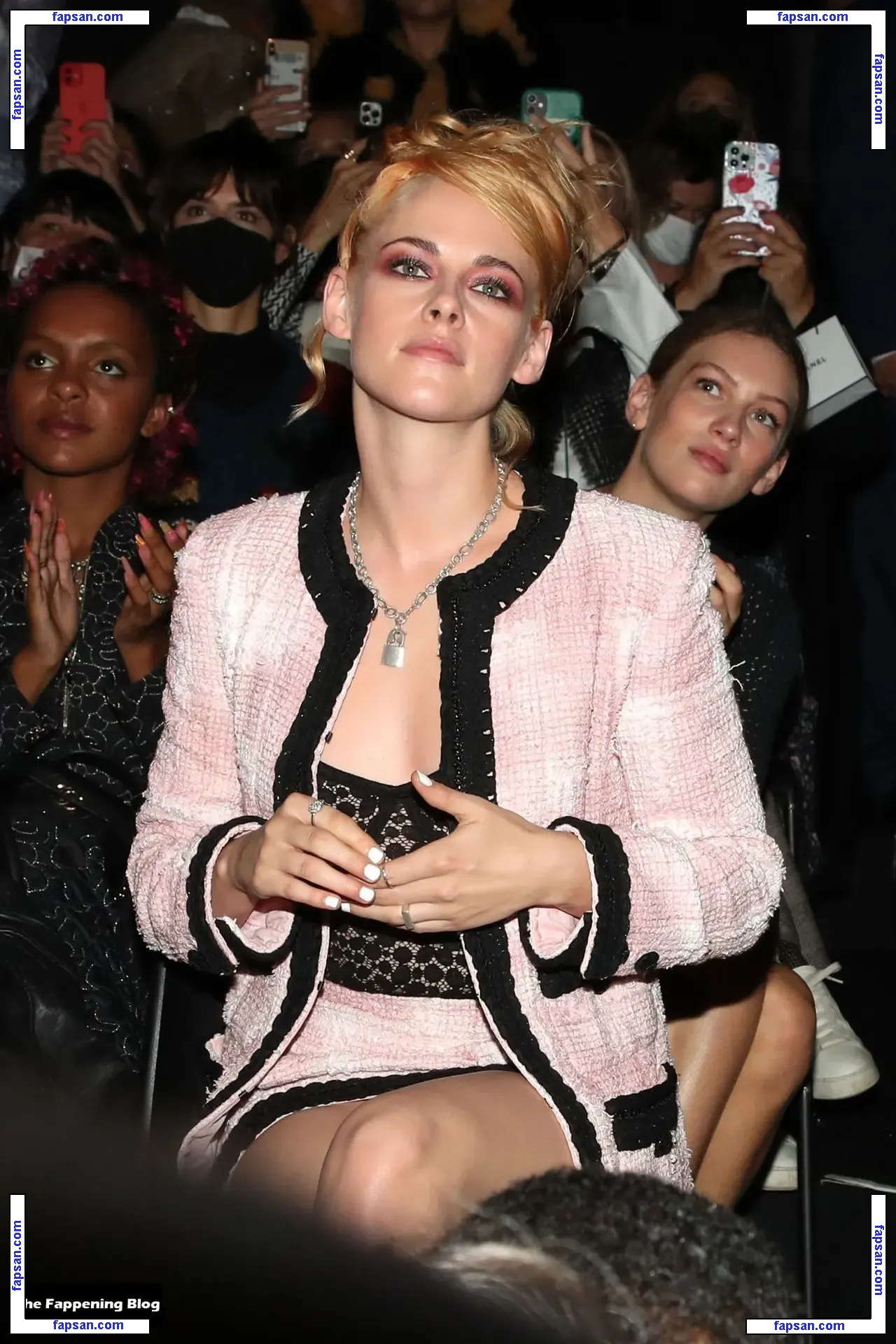 Kristen Stewart nude photo #1871 from OnlyFans