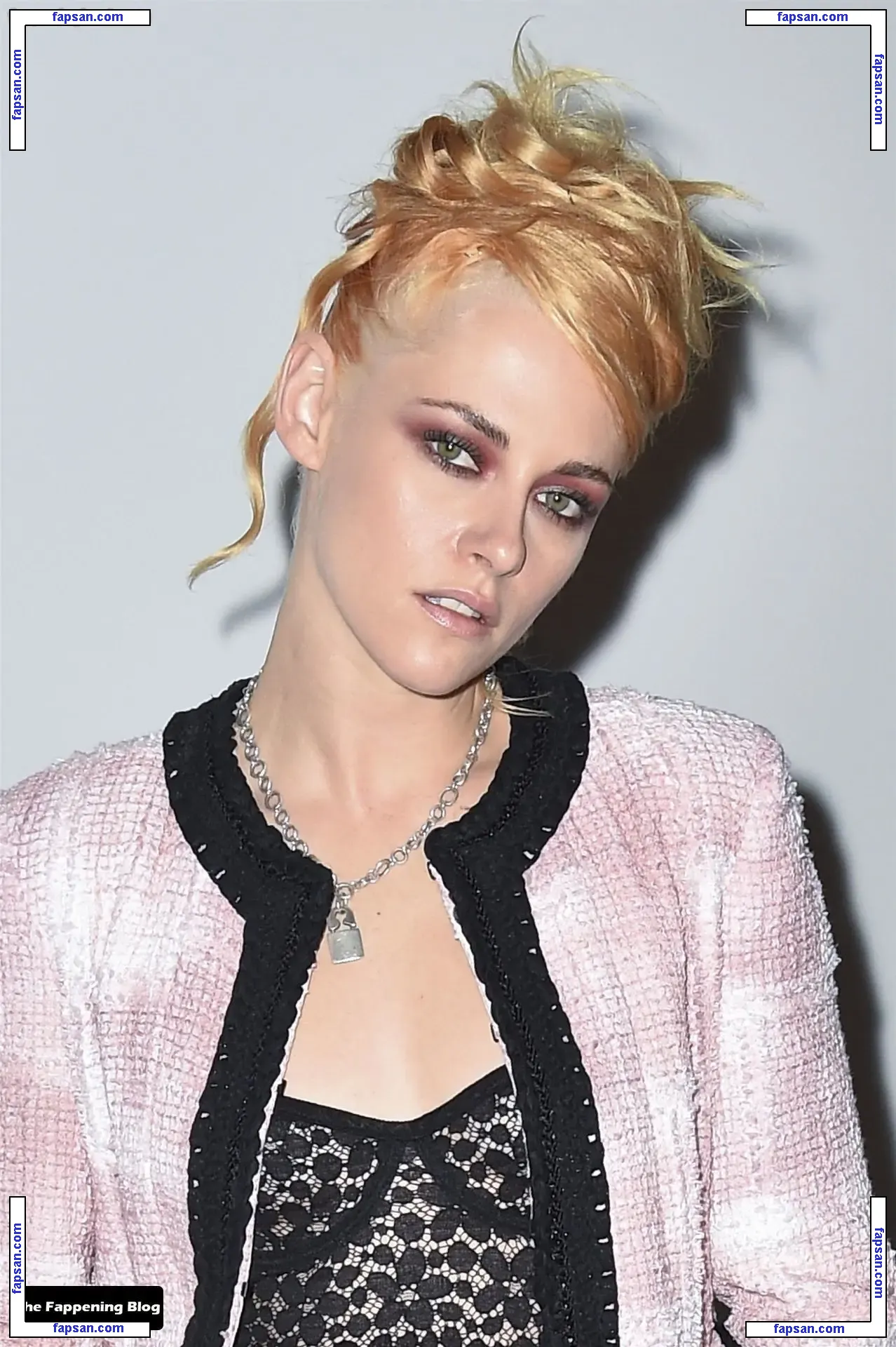 Kristen Stewart nude photo #1901 from OnlyFans