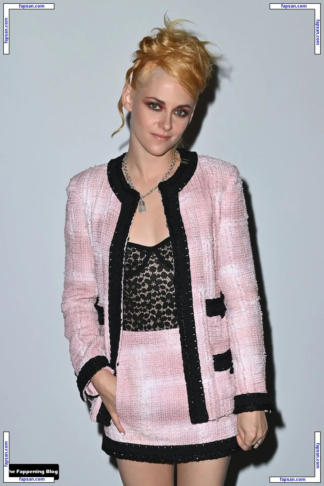 Kristen Stewart nude photo #1924 from OnlyFans