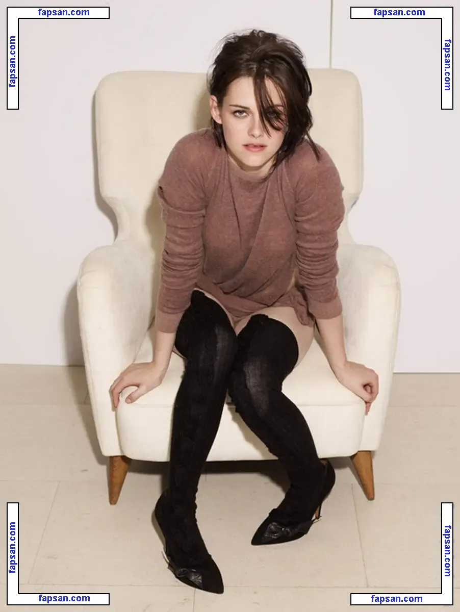 Kristen Stewart nude photo #2145 from OnlyFans