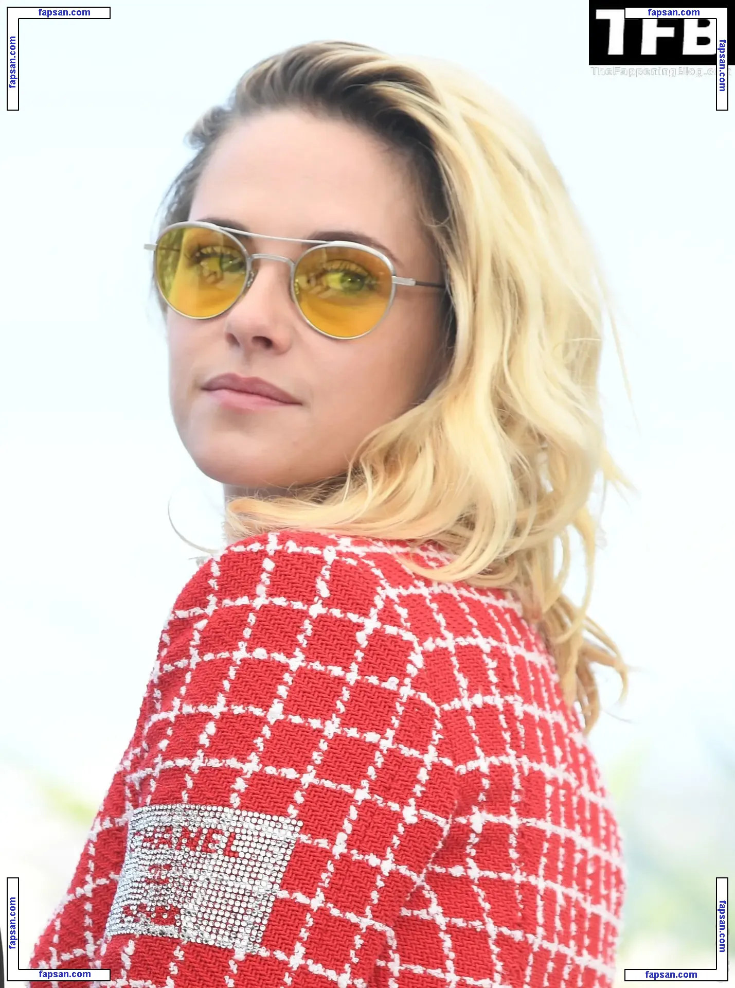 Kristen Stewart nude photo #2311 from OnlyFans