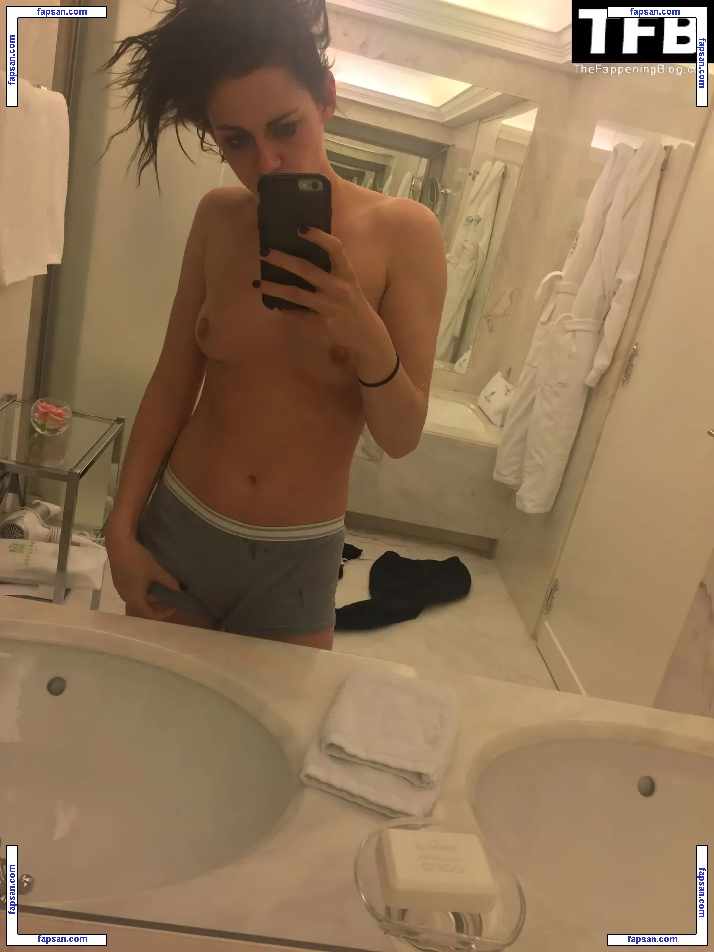 Kristen Stewart nude photo #2438 from OnlyFans