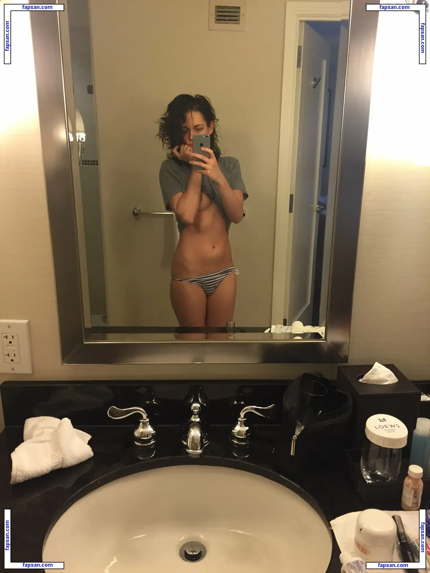 Kristen Stewart nude photo #2560 from OnlyFans